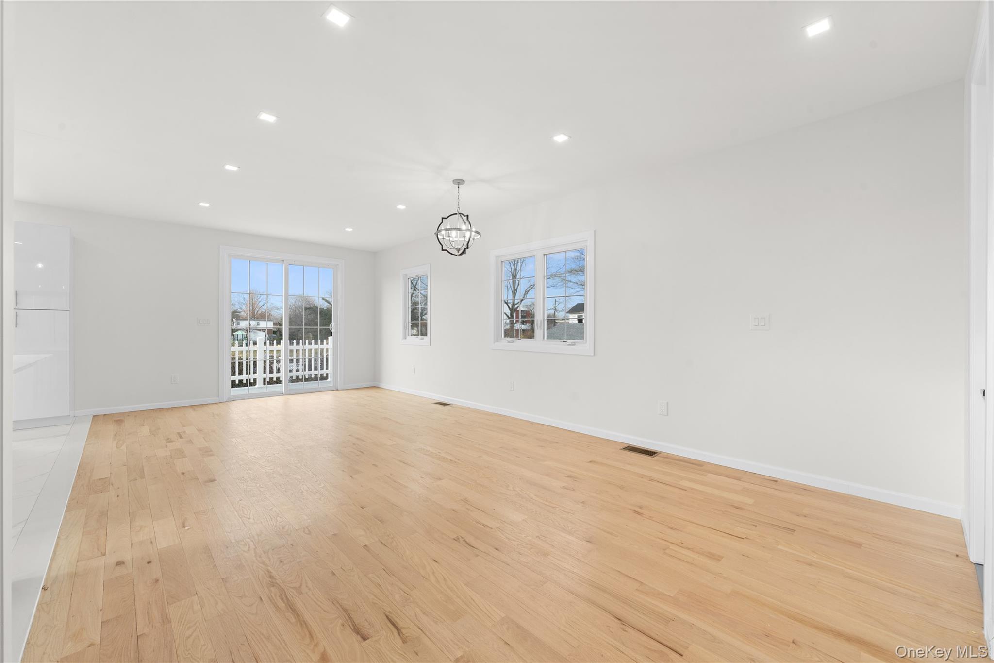 383 Franklin Avenue Hewlett Hewlett, NY 11557