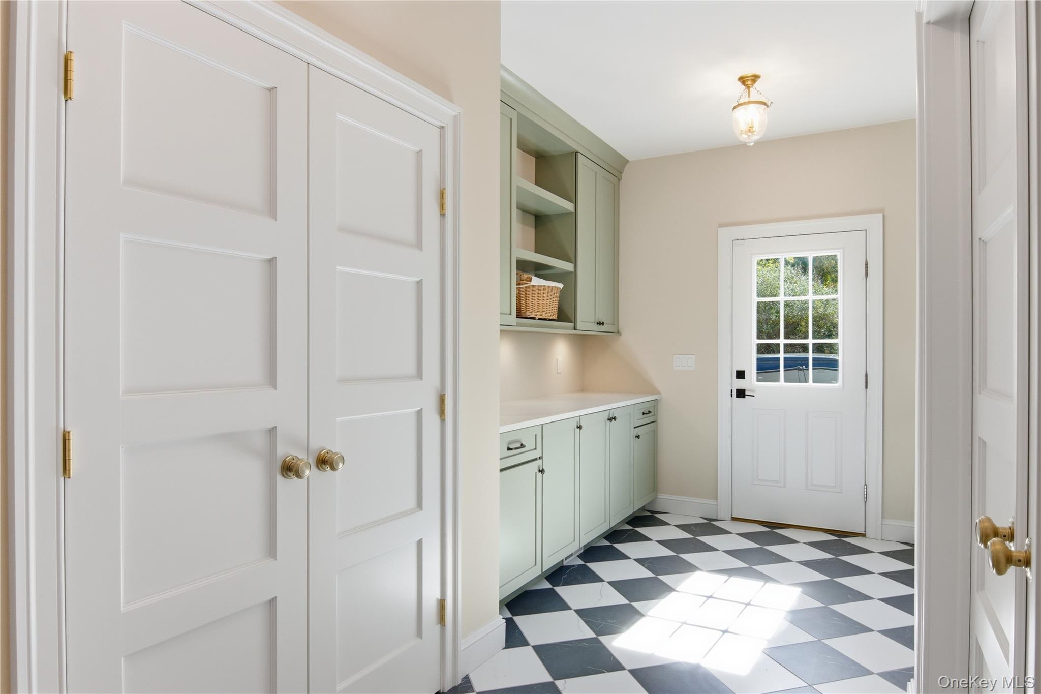 2 Ashley Court Northport Northport, NY 11768