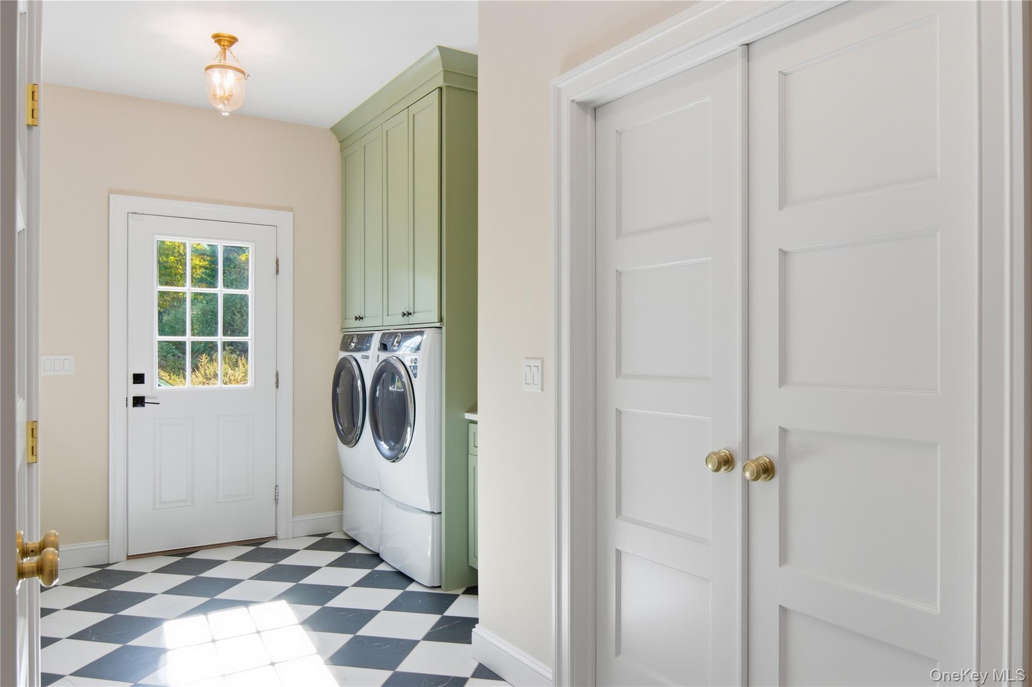 2 Ashley Court Northport Northport, NY 11768