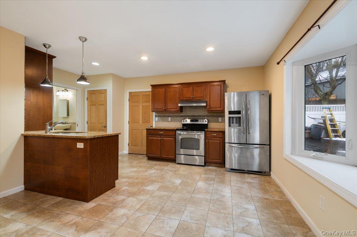 33 Fleets Cove Road Huntington Huntington, NY 11743