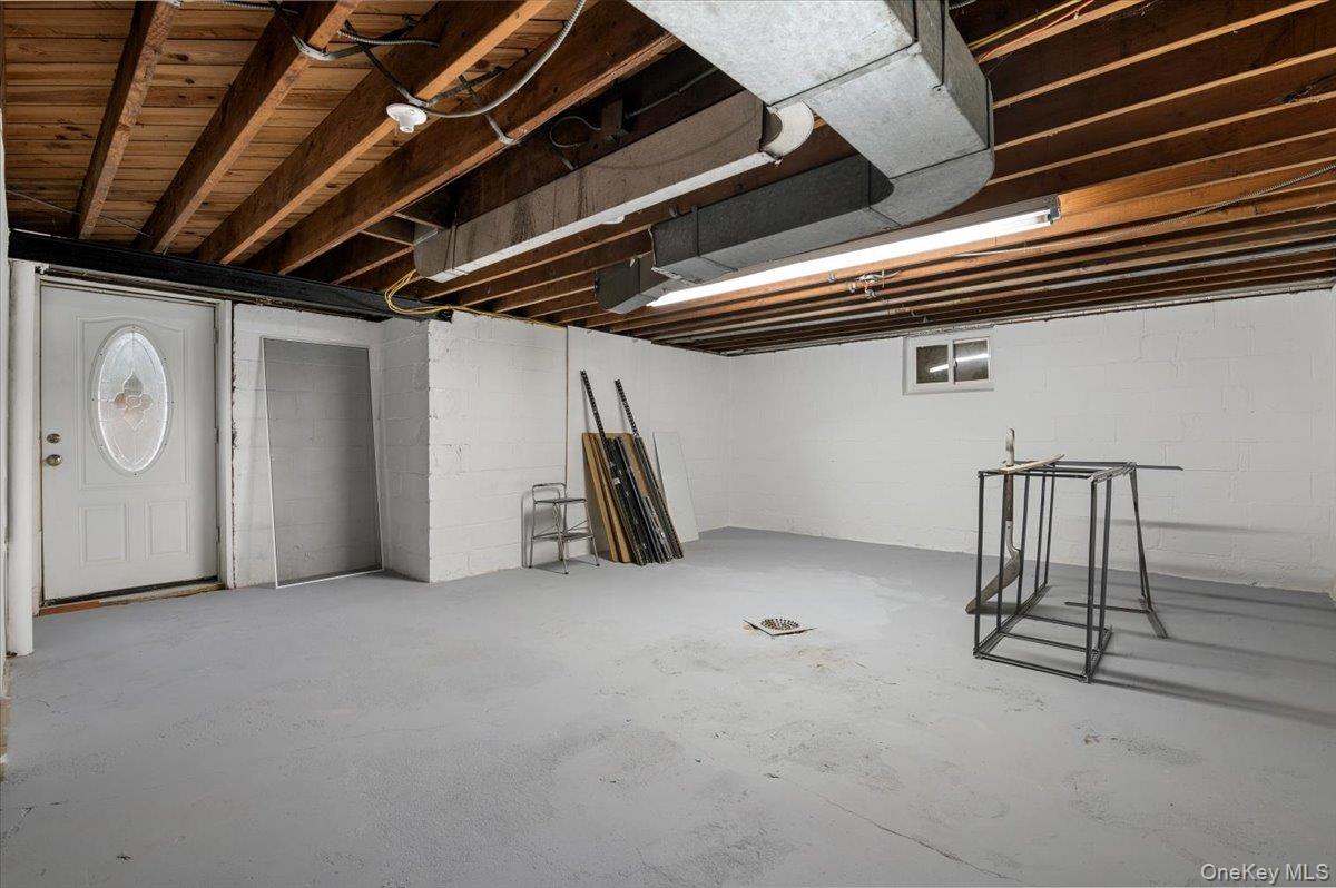 33 Fleets Cove Road Huntington Huntington, NY 11743