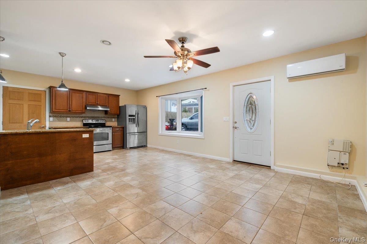 33 Fleets Cove Road Huntington Huntington, NY 11743