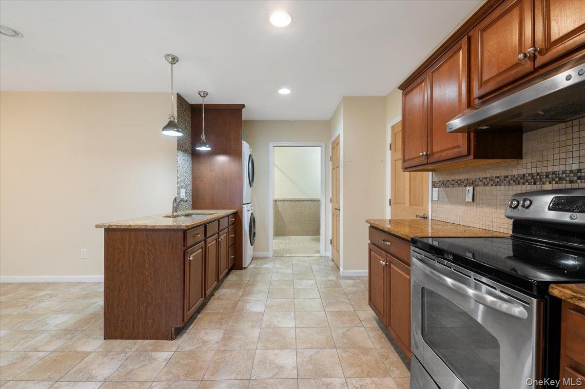 33 Fleets Cove Road Huntington Huntington, NY 11743