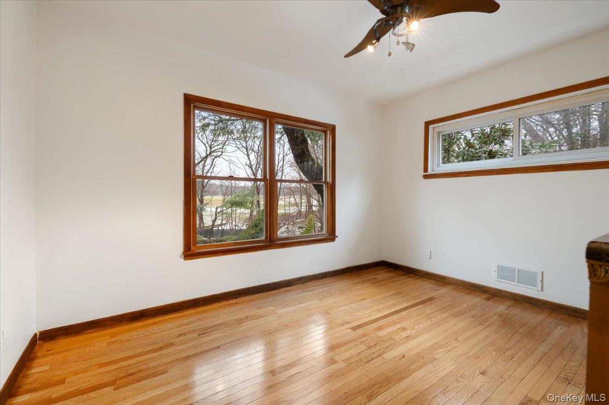 33 Fleets Cove Road Huntington Huntington, NY 11743