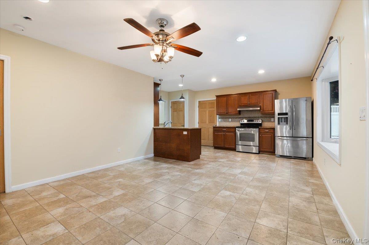 33 Fleets Cove Road Huntington Huntington, NY 11743