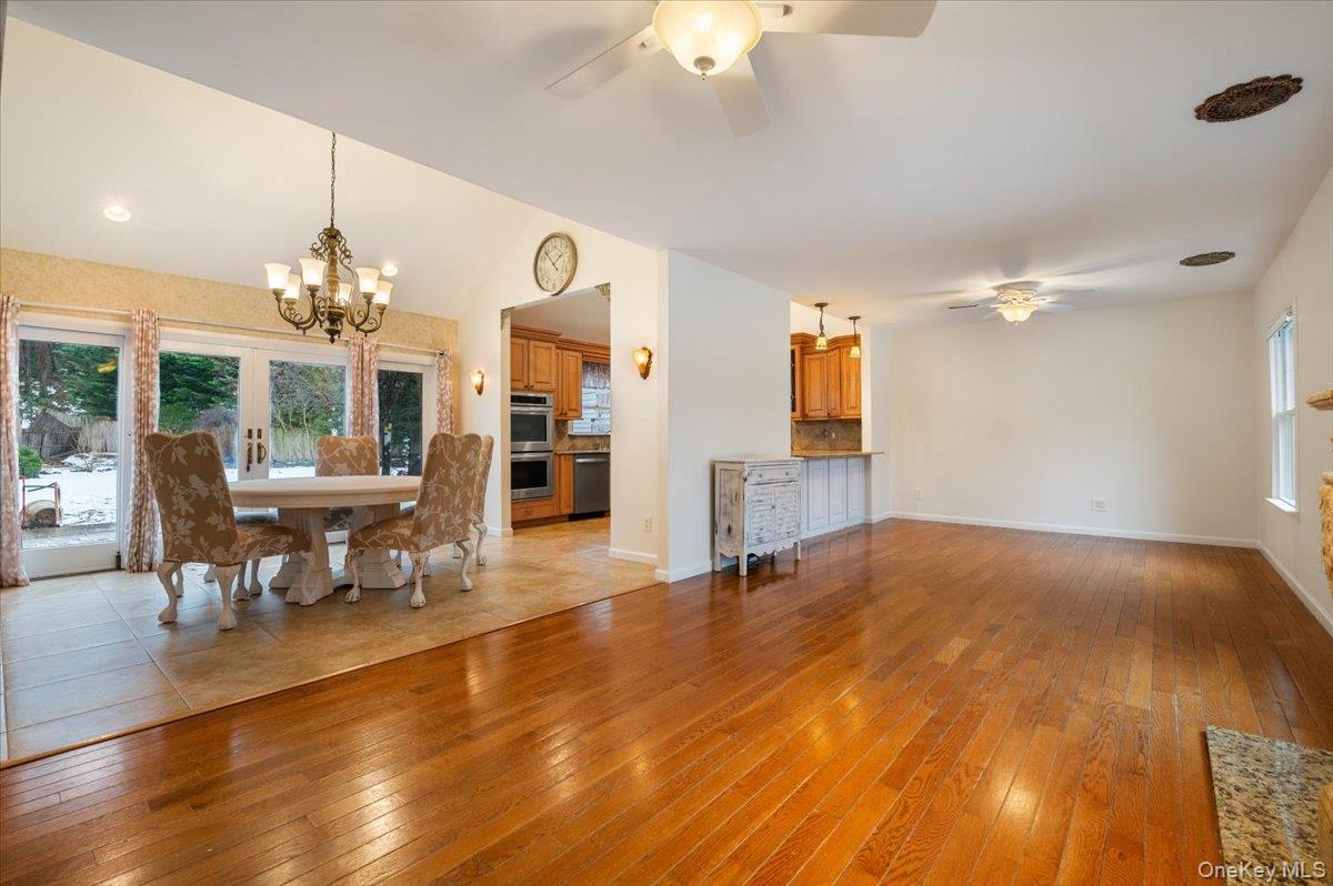 33 Fleets Cove Road Huntington Huntington, NY 11743