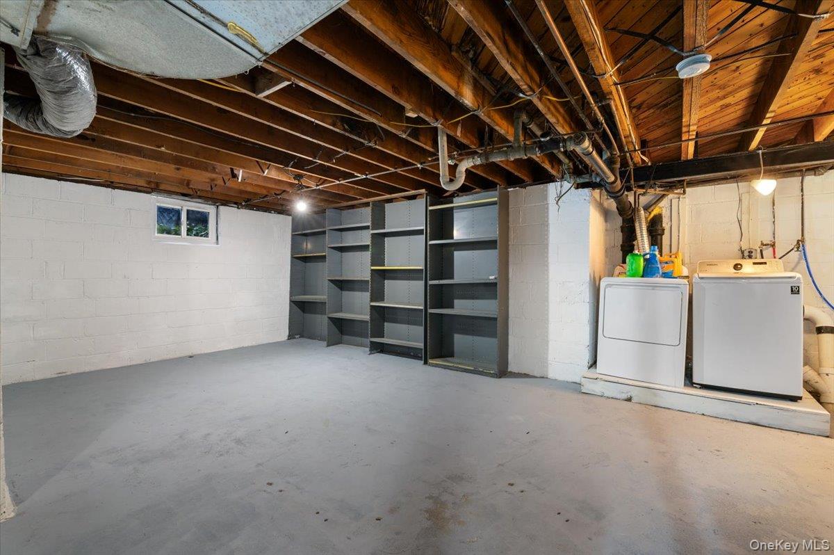 33 Fleets Cove Road Huntington Huntington, NY 11743