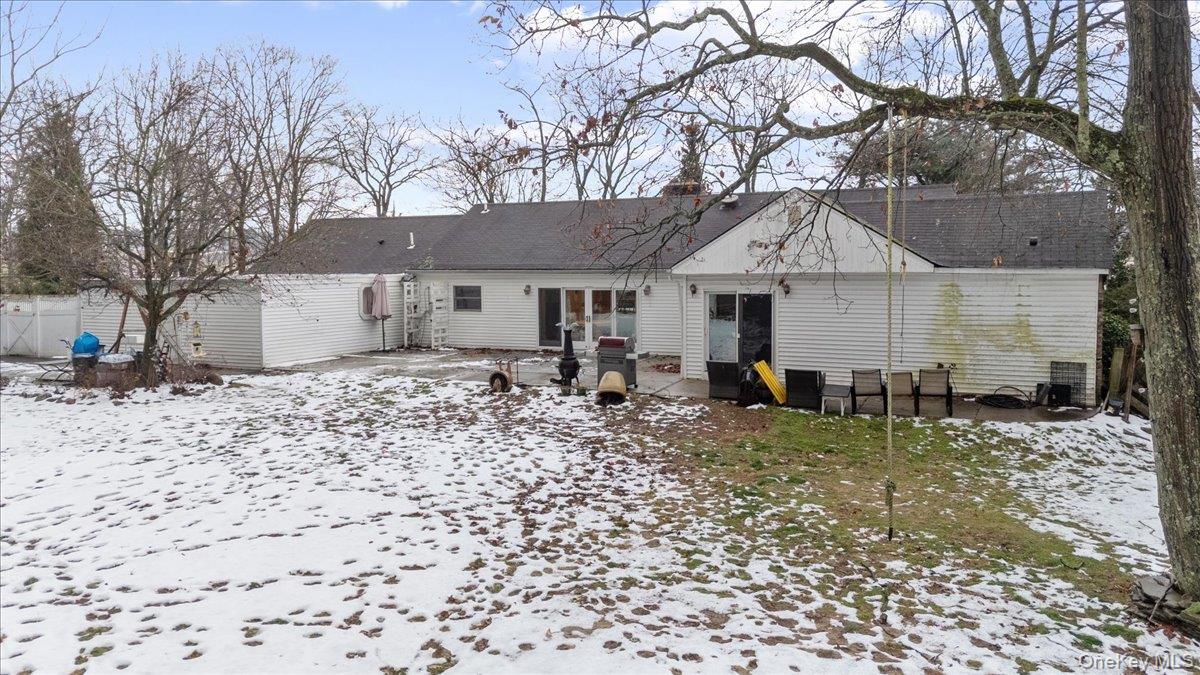 33 Fleets Cove Road Huntington Huntington, NY 11743