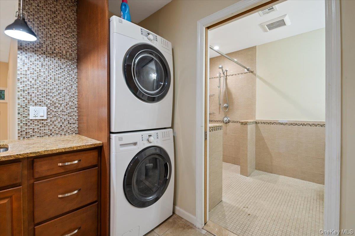 33 Fleets Cove Road Huntington Huntington, NY 11743