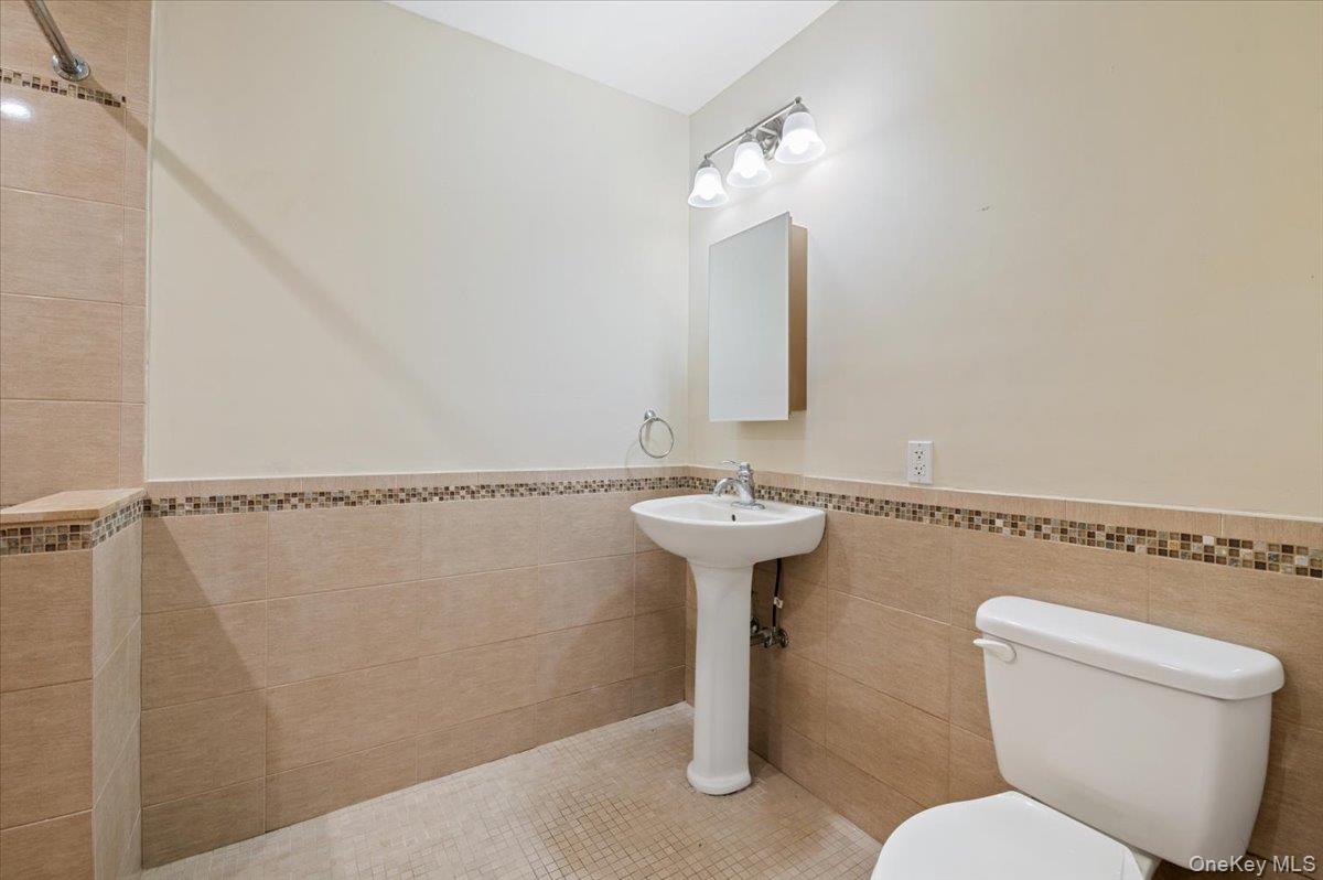 33 Fleets Cove Road Huntington Huntington, NY 11743