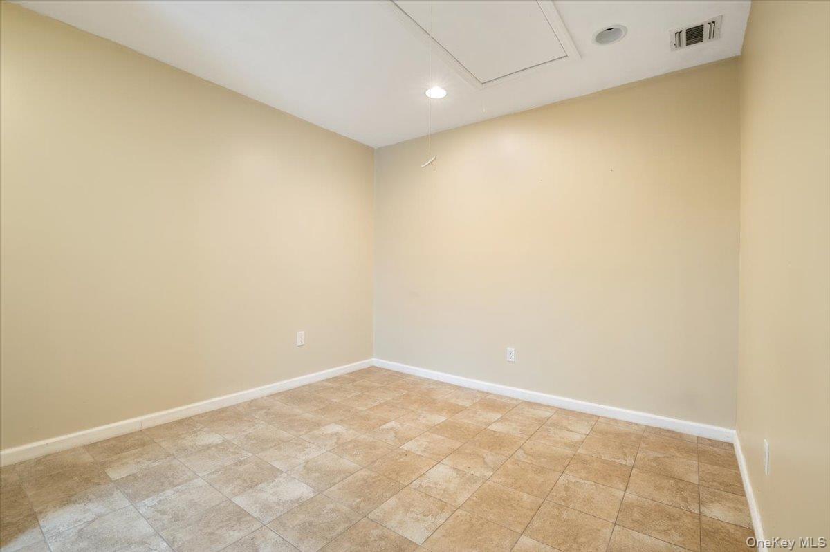 33 Fleets Cove Road Huntington Huntington, NY 11743