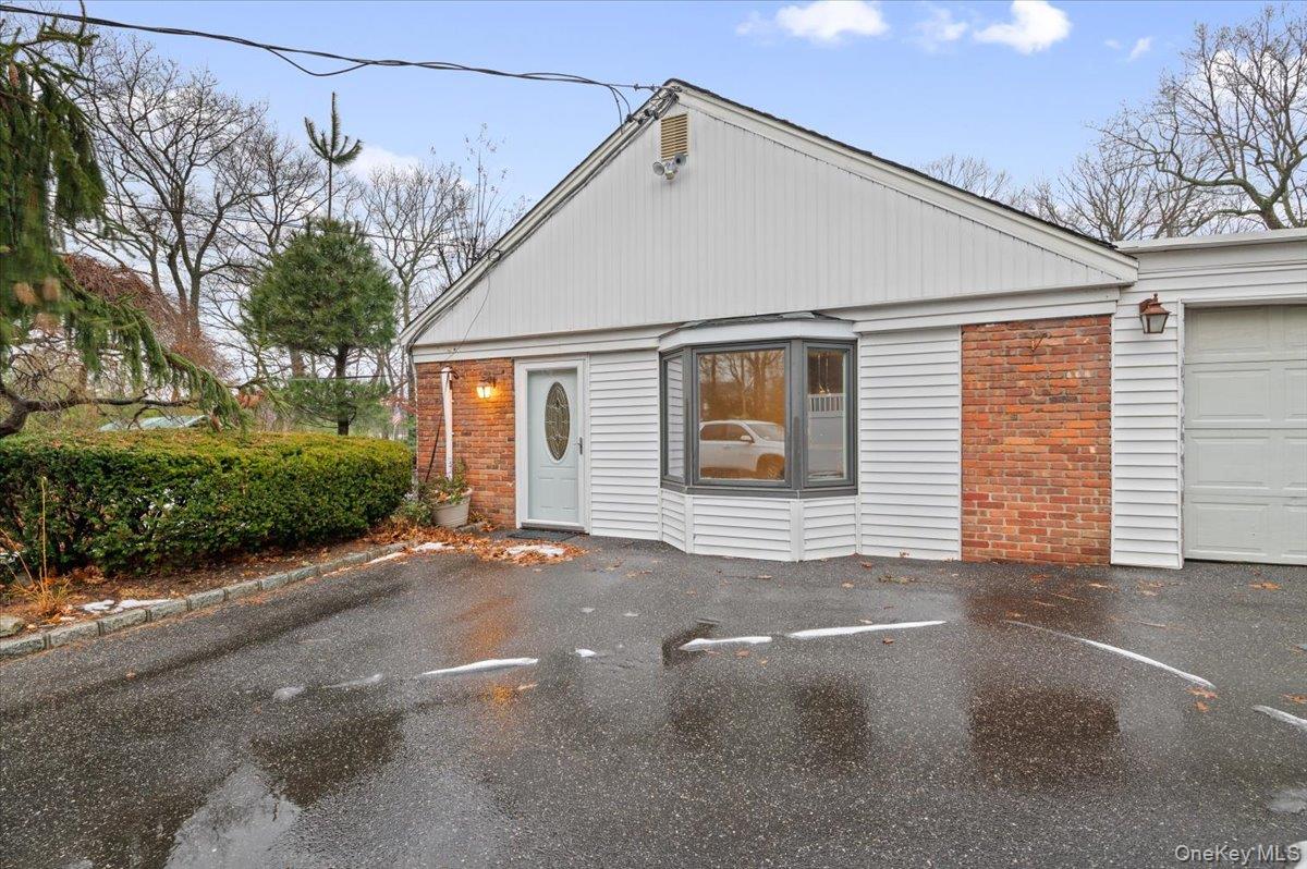 33 Fleets Cove Road Huntington Huntington, NY 11743