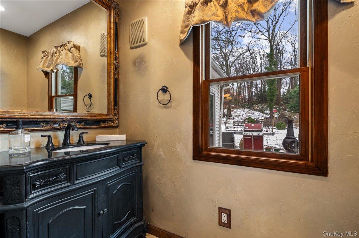 33 Fleets Cove Road Huntington Huntington, NY 11743