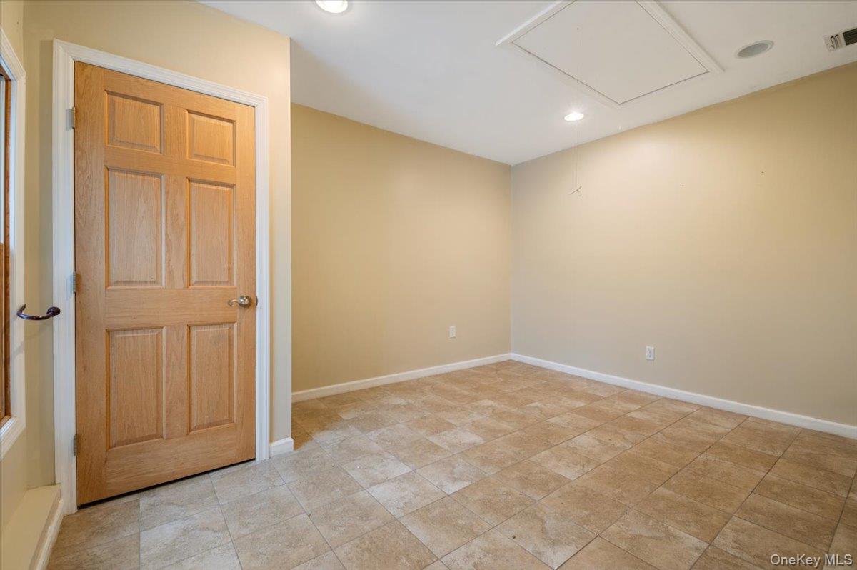 33 Fleets Cove Road Huntington Huntington, NY 11743