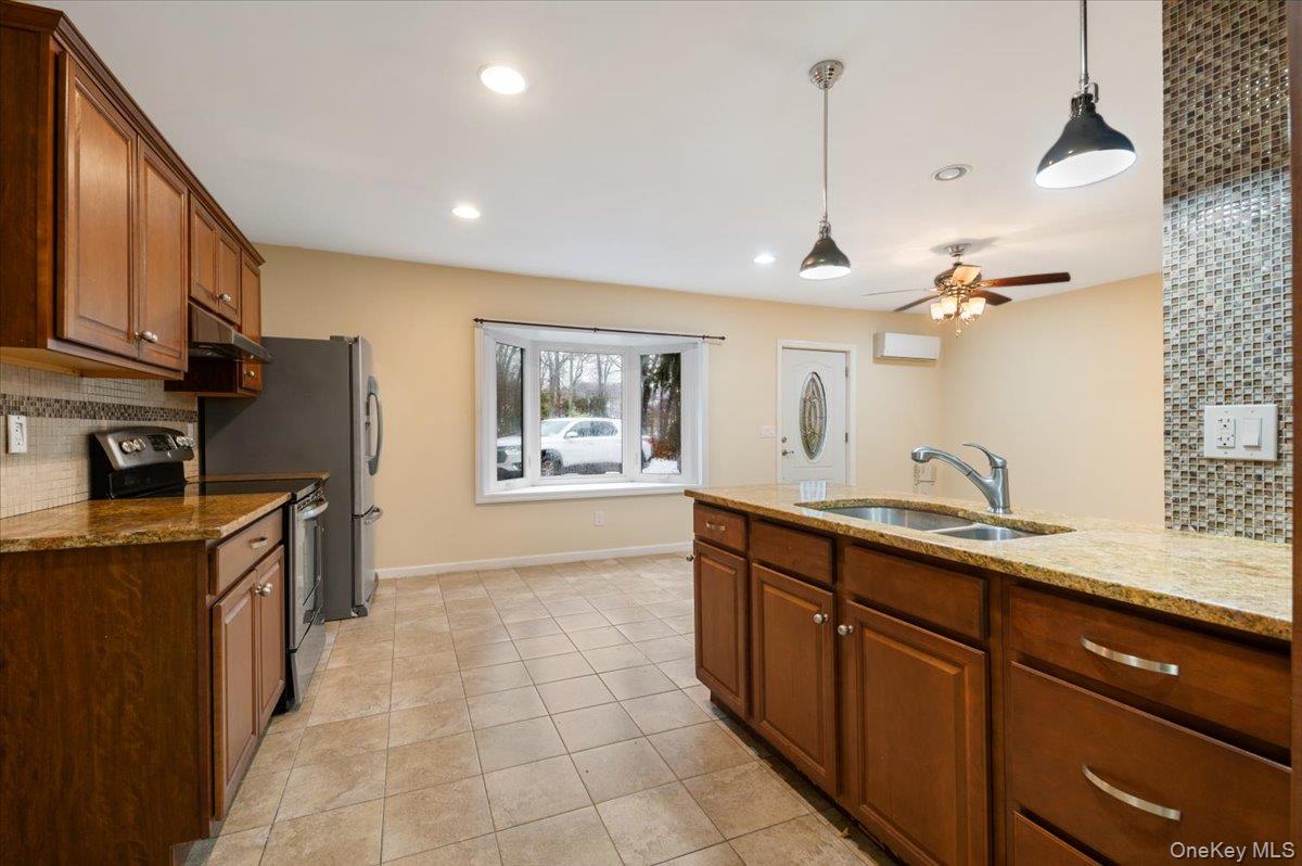 33 Fleets Cove Road Huntington Huntington, NY 11743