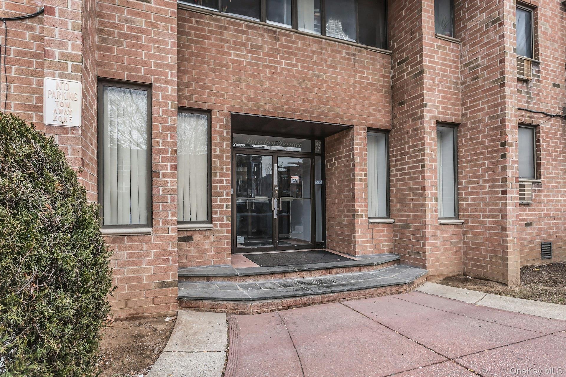 147-45 Barclay Avenue, Apt 5-B, Flushing, NY 11355