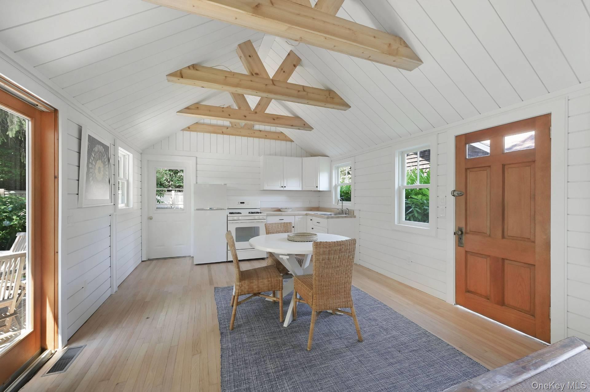 32 Cooper Street Southampton Southampton, NY 11968