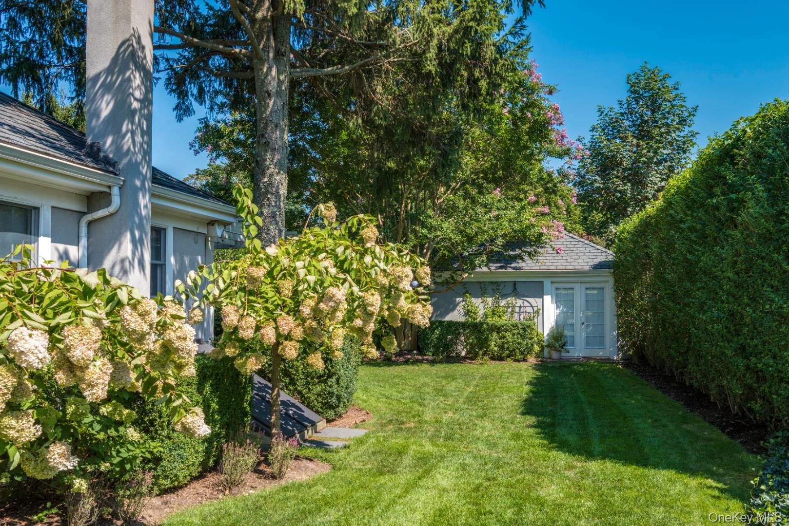 10 Henry Street Southampton Southampton, NY 11968