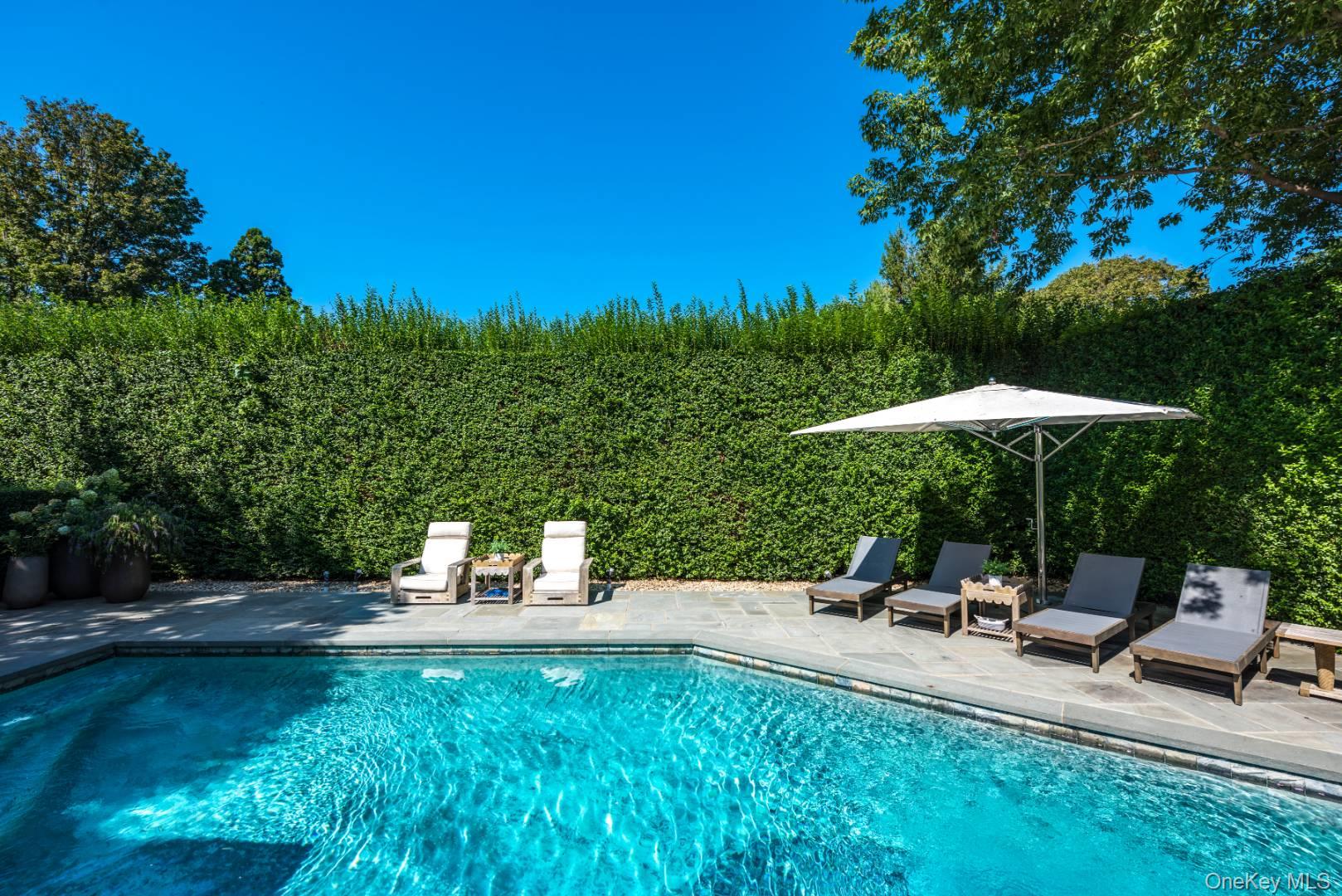 10 Henry Street Southampton Southampton, NY 11968