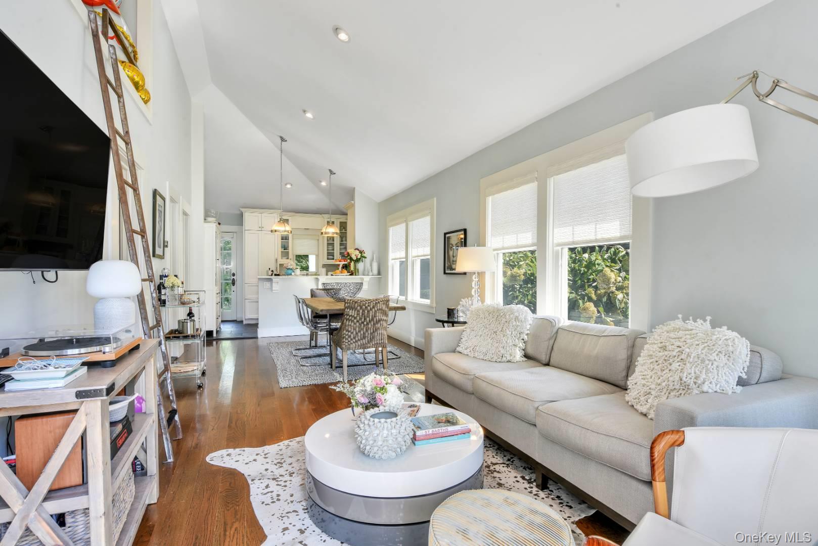 10 Henry Street Southampton Southampton, NY 11968