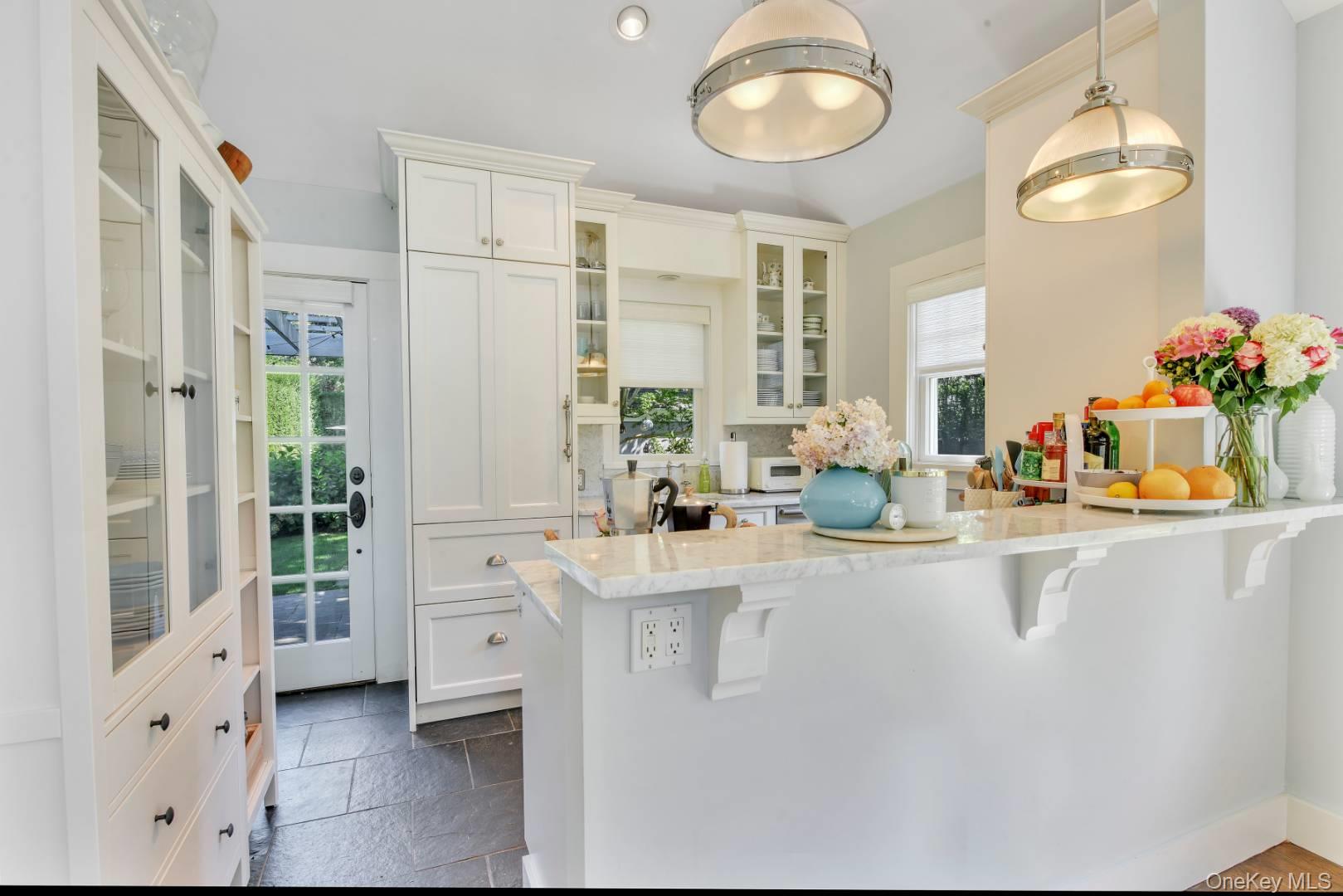 10 Henry Street Southampton Southampton, NY 11968