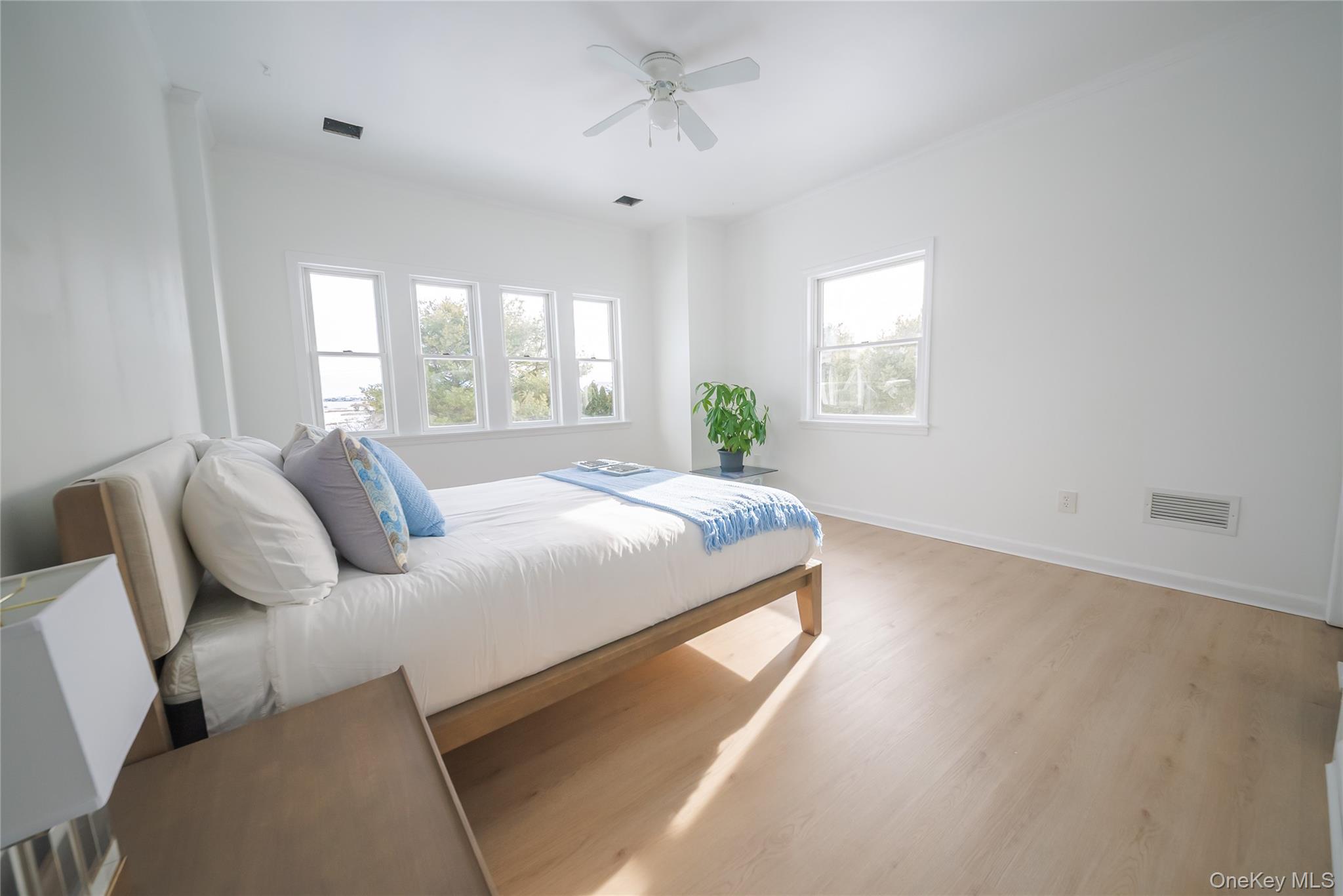 14 S Country Road Westhampton Westhampton, NY 11977