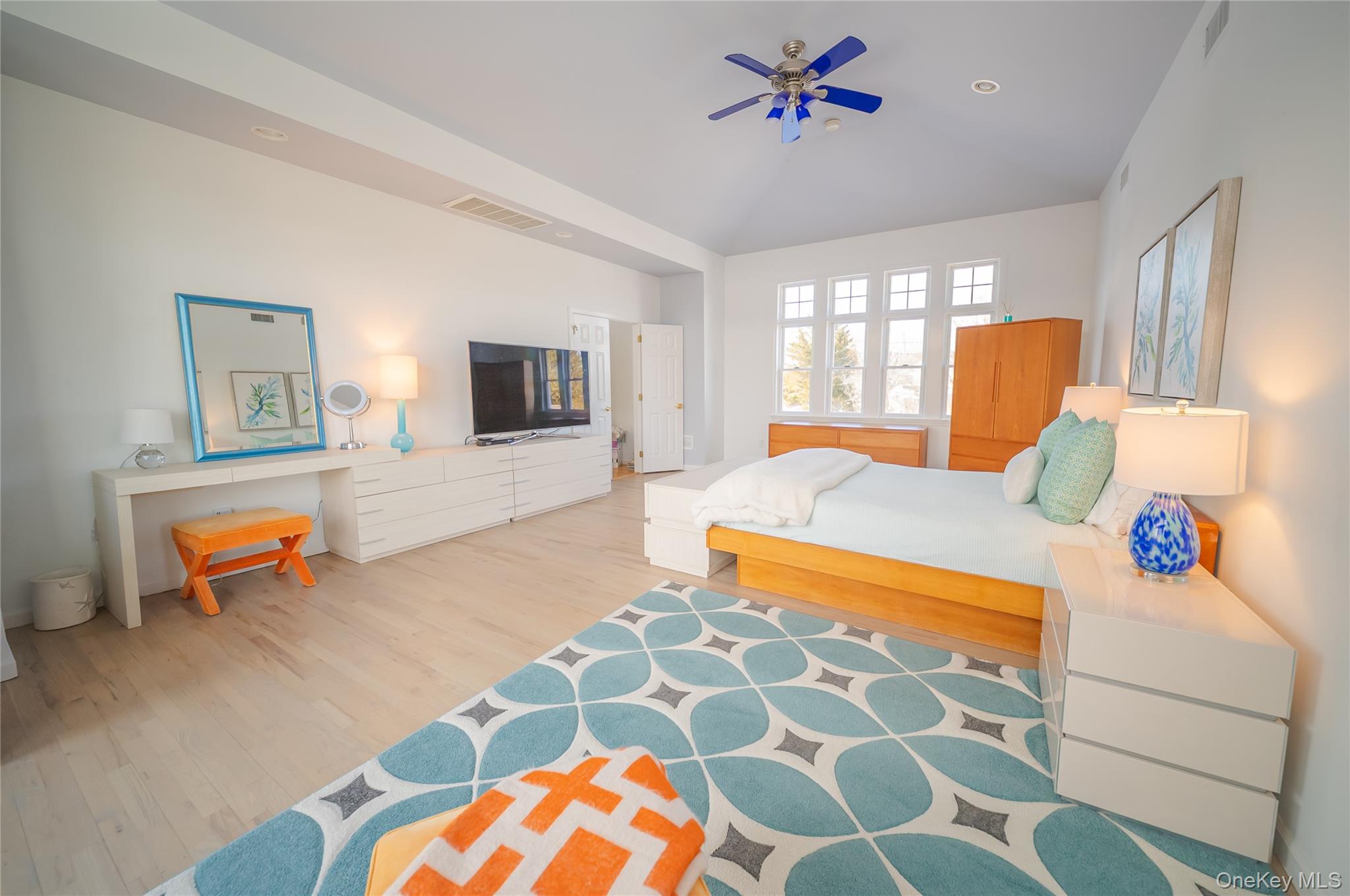 14 S Country Road Westhampton Westhampton, NY 11977