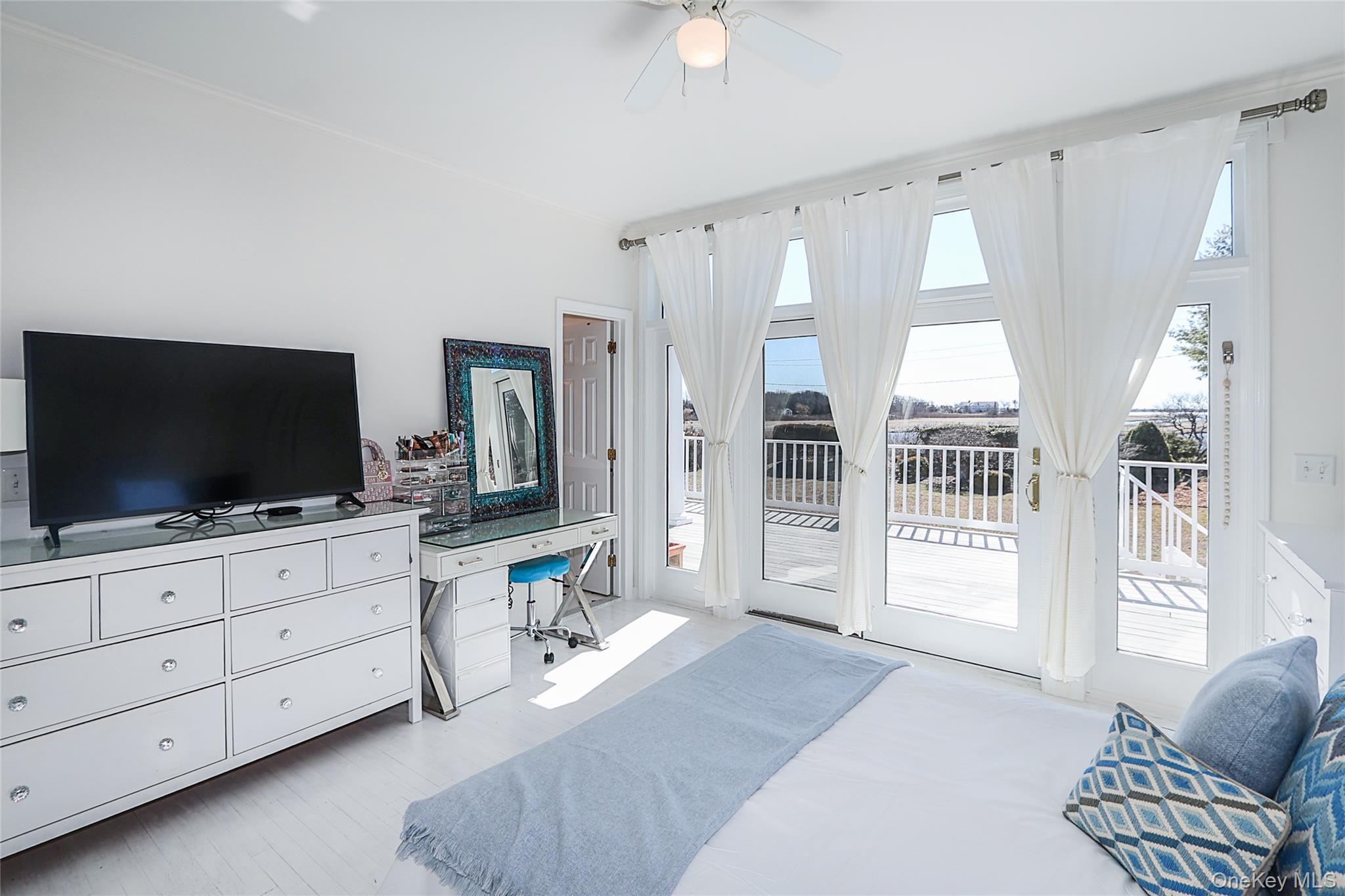 14 S Country Road Westhampton Westhampton, NY 11977