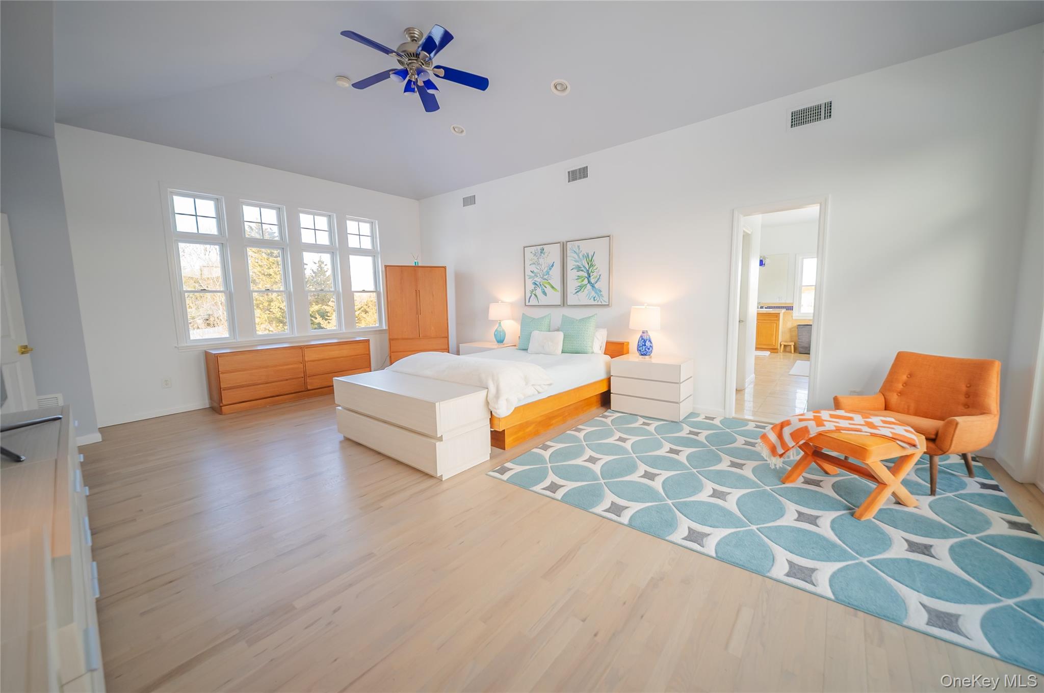 14 S Country Road Westhampton Westhampton, NY 11977