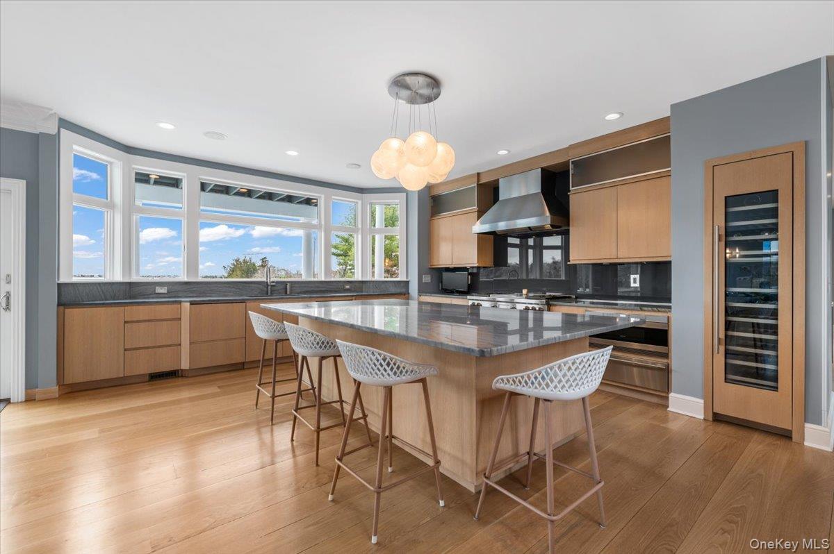 14 S Country Road Westhampton Westhampton, NY 11977