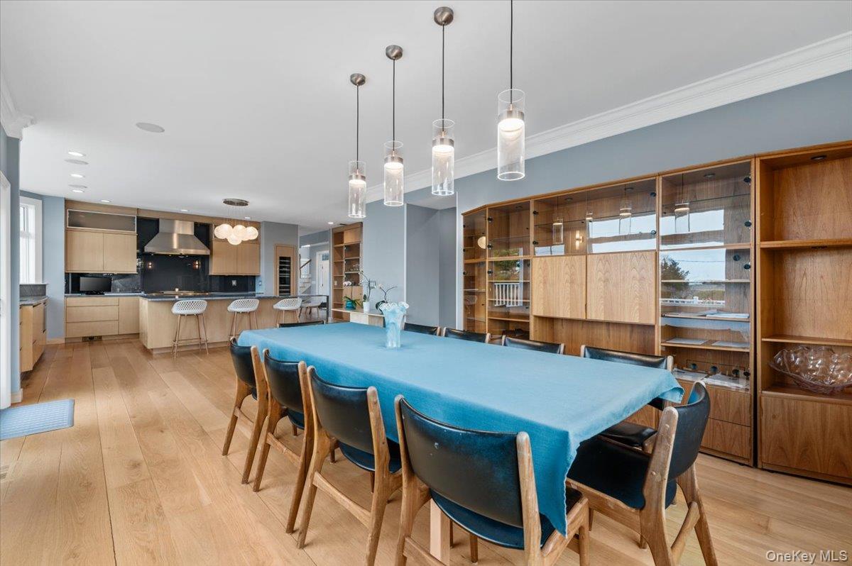 14 S Country Road Westhampton Westhampton, NY 11977