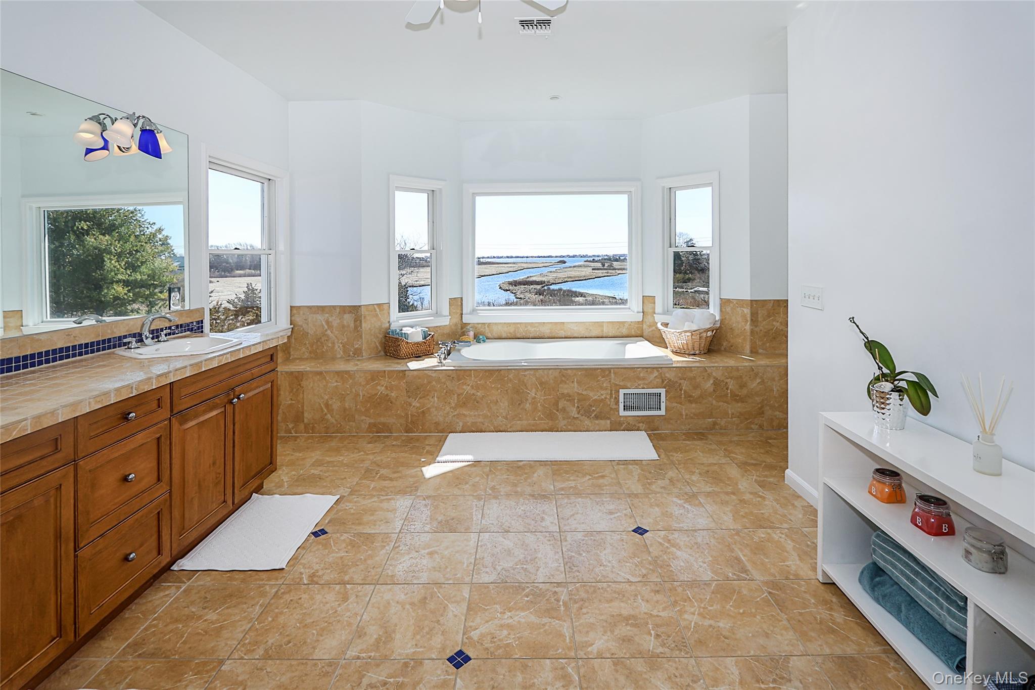 14 S Country Road Westhampton Westhampton, NY 11977