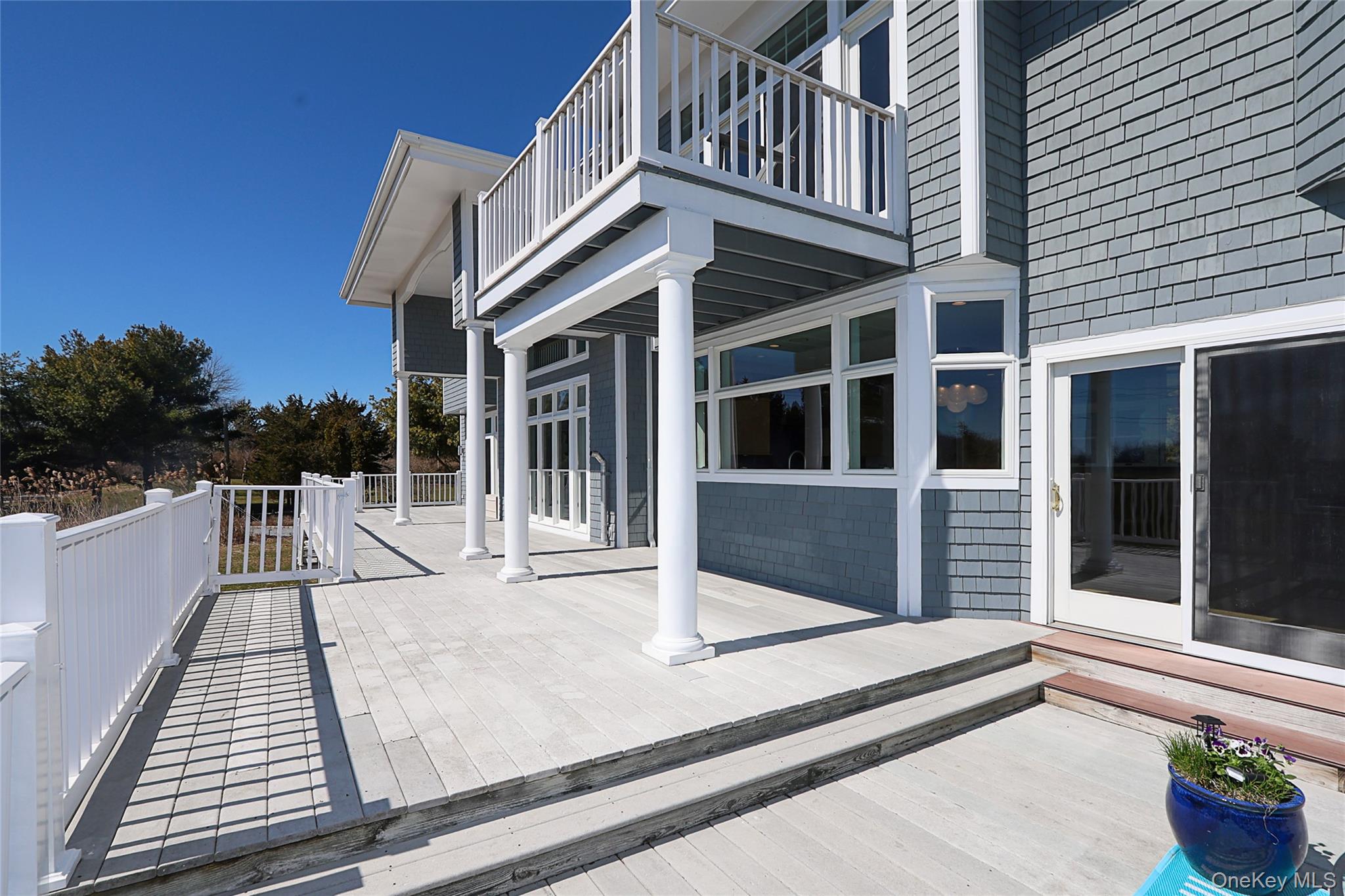 14 S Country Road Westhampton Westhampton, NY 11977