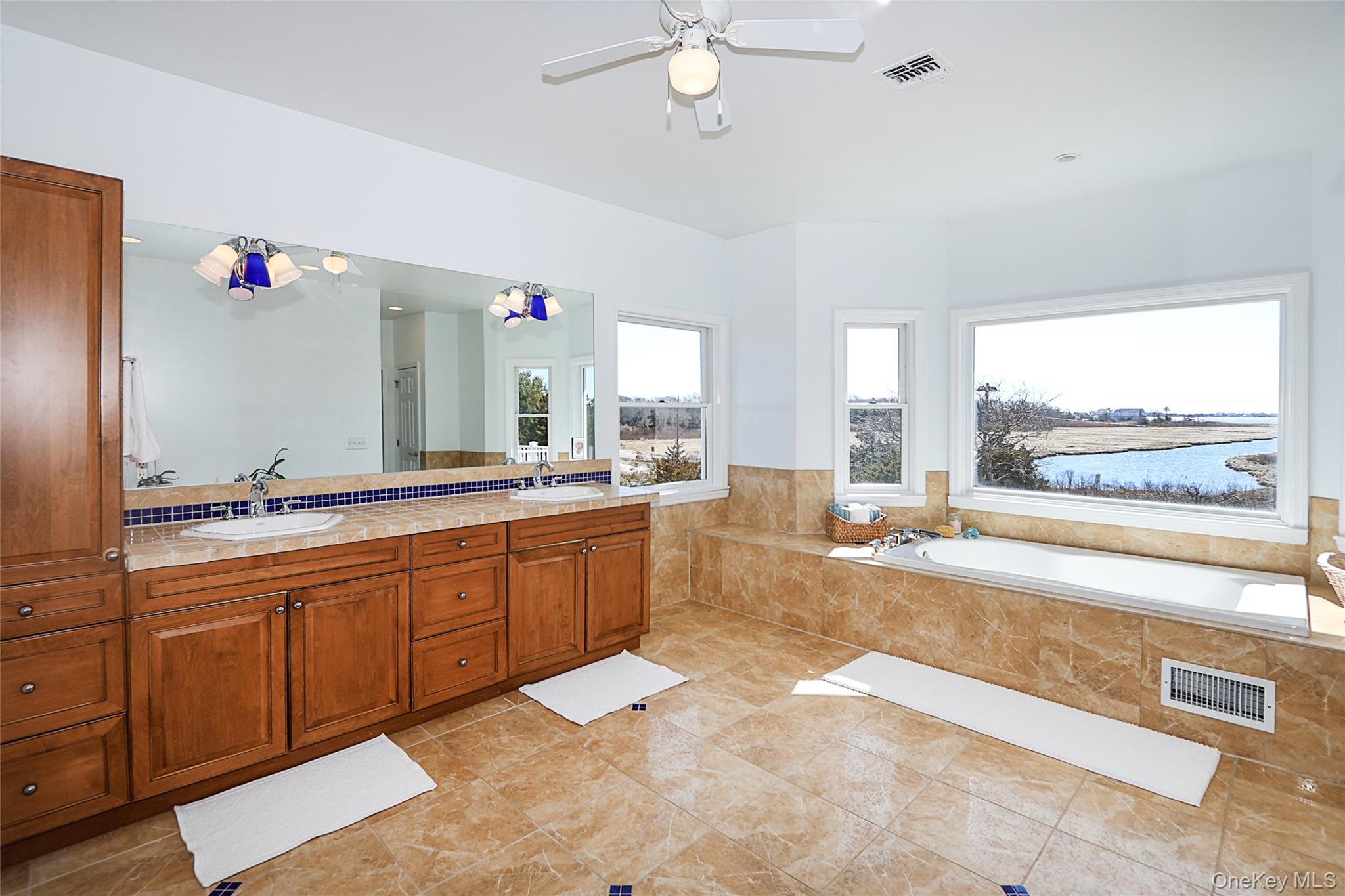 14 S Country Road Westhampton Westhampton, NY 11977