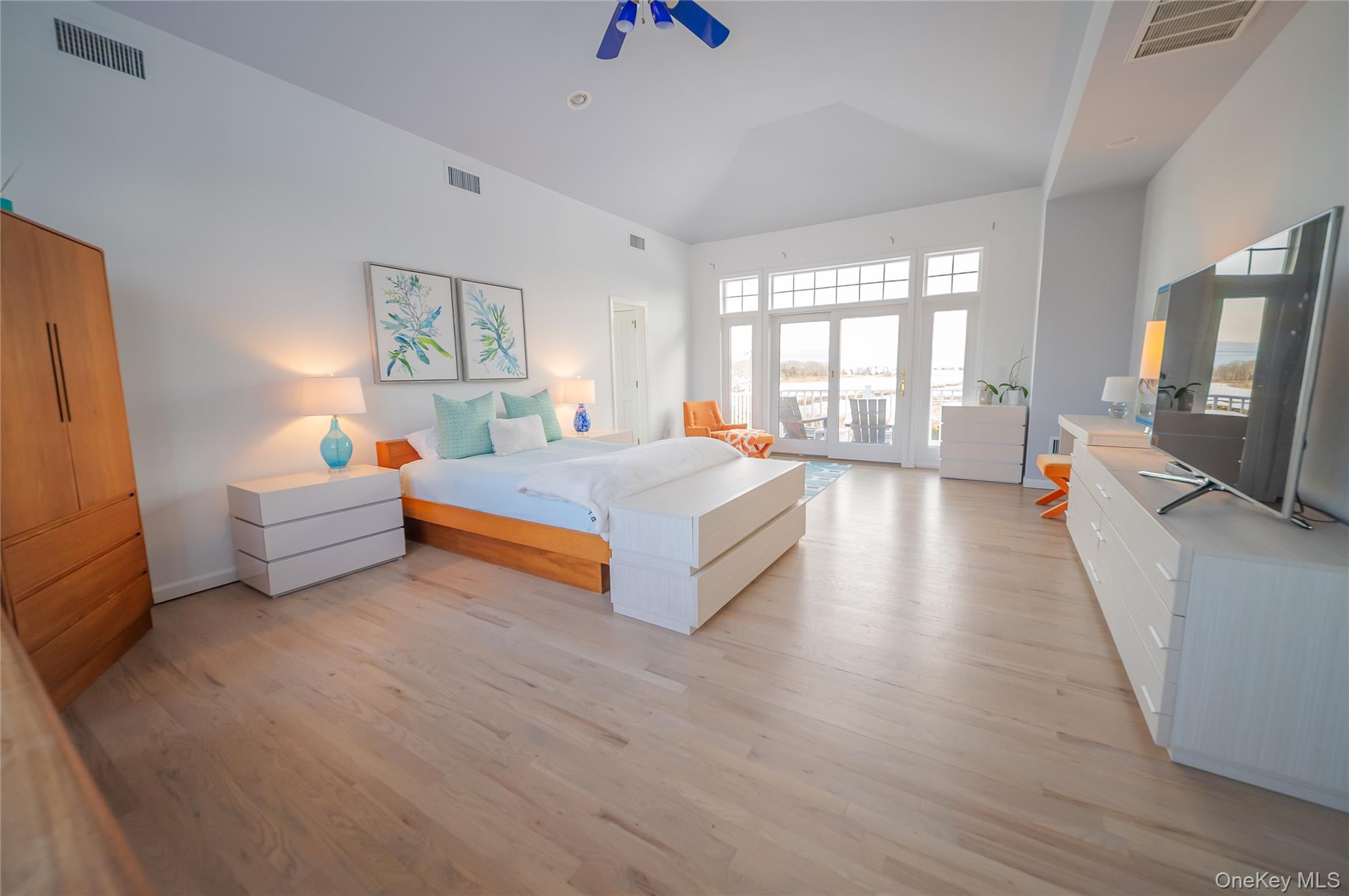 14 S Country Road Westhampton Westhampton, NY 11977