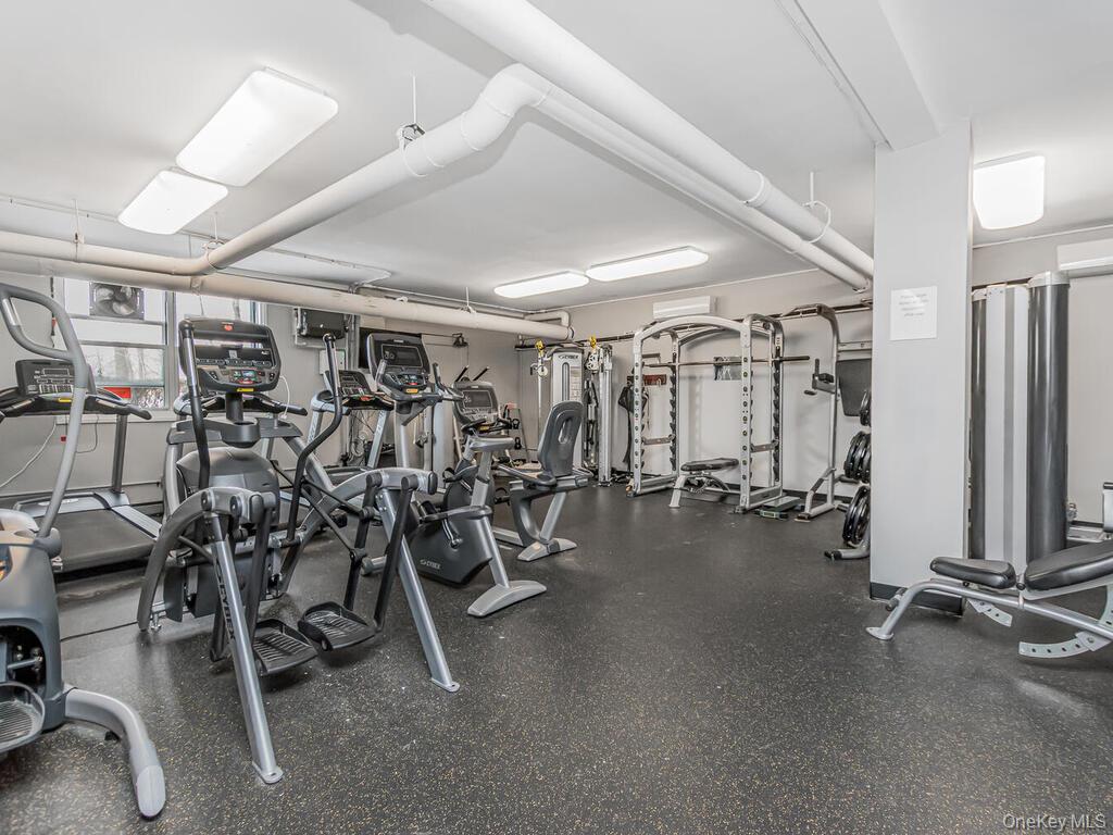 3935 Blackstone Avenue 8-A Bronx, NY 10471