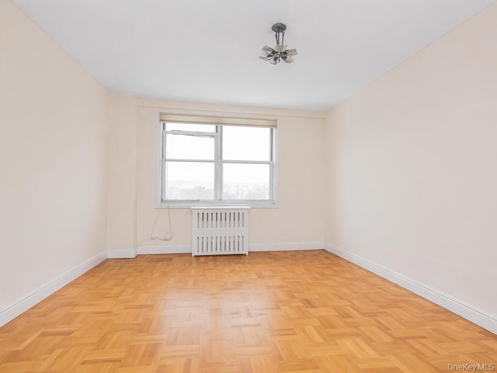 3935 Blackstone Avenue 8-A Bronx, NY 10471