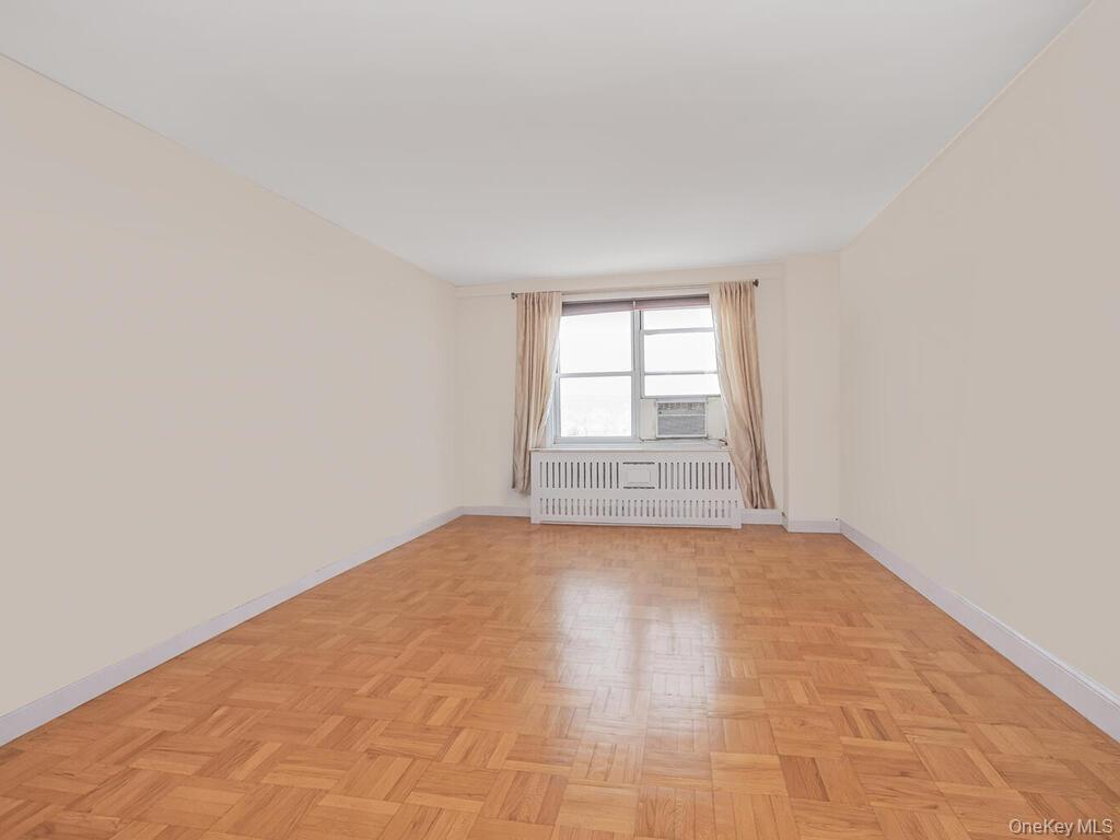 3935 Blackstone Avenue 8-A Bronx, NY 10471