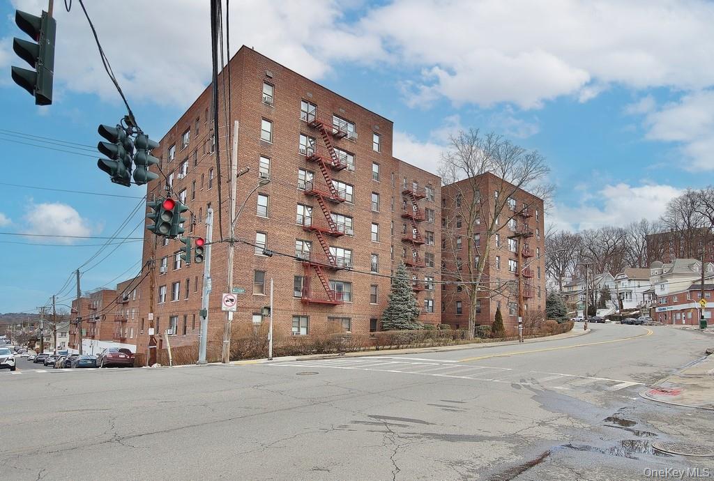 95 Sedgewick Avenue 4-e Yonkers Yonkers, NY 10705