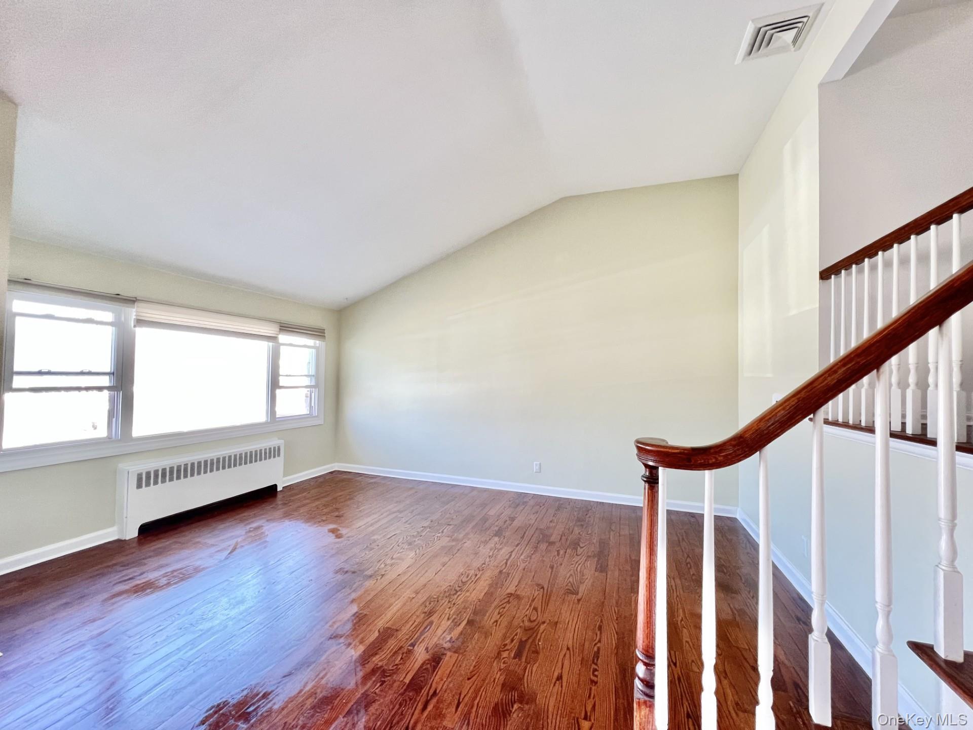 44 Bruce Lane Westbury Westbury, NY 11590