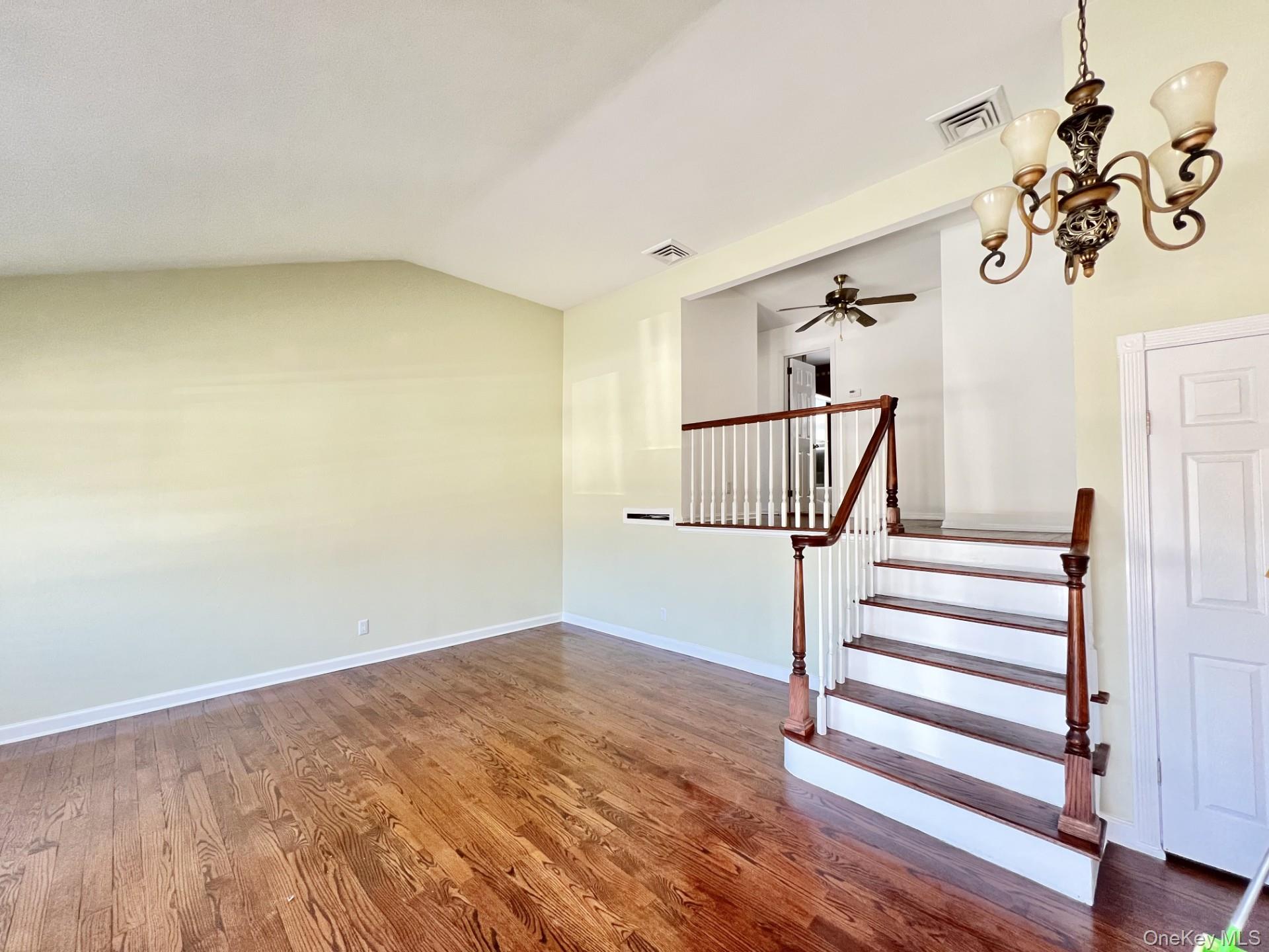 44 Bruce Lane Westbury Westbury, NY 11590