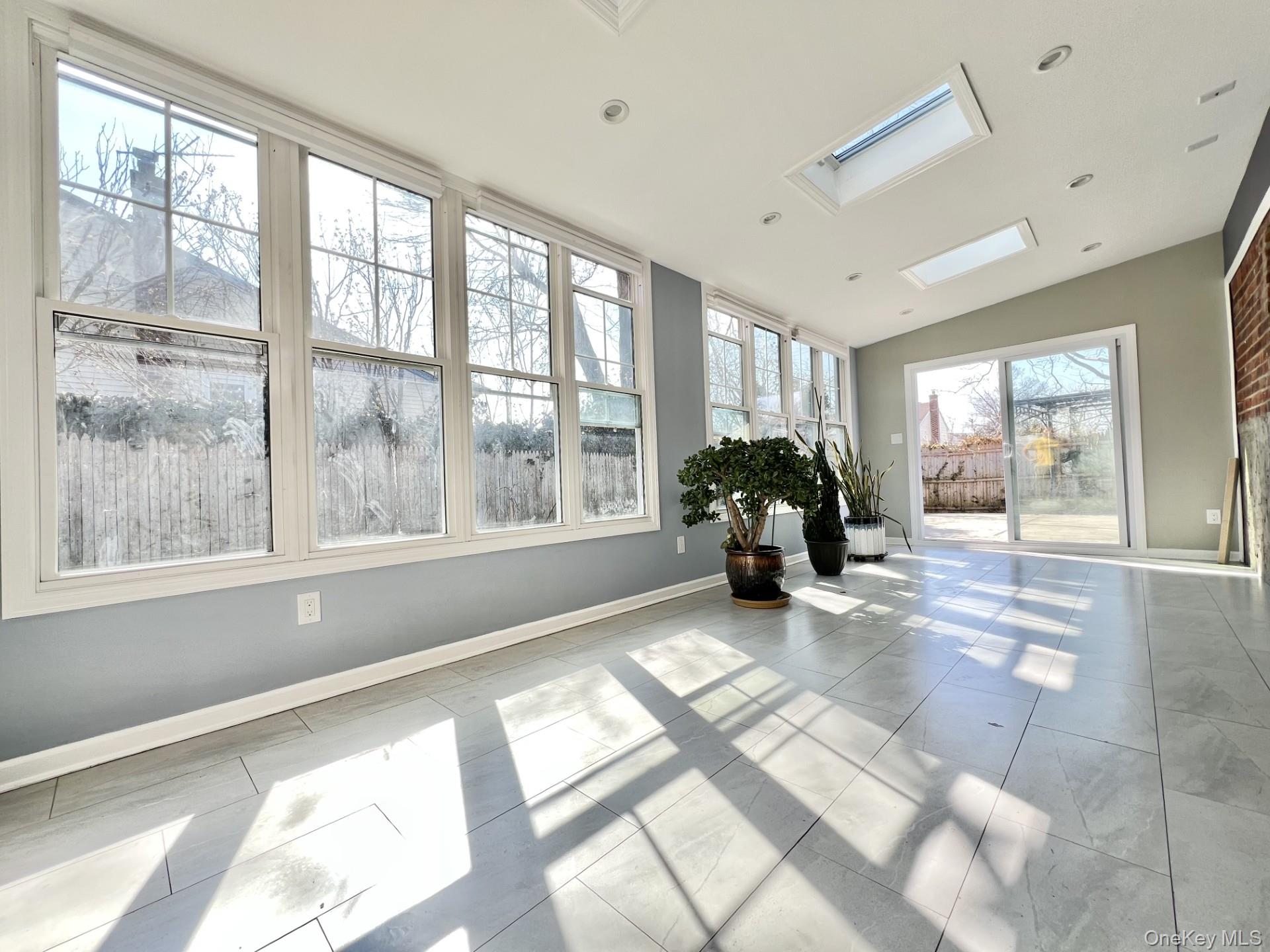 44 Bruce Lane Westbury Westbury, NY 11590