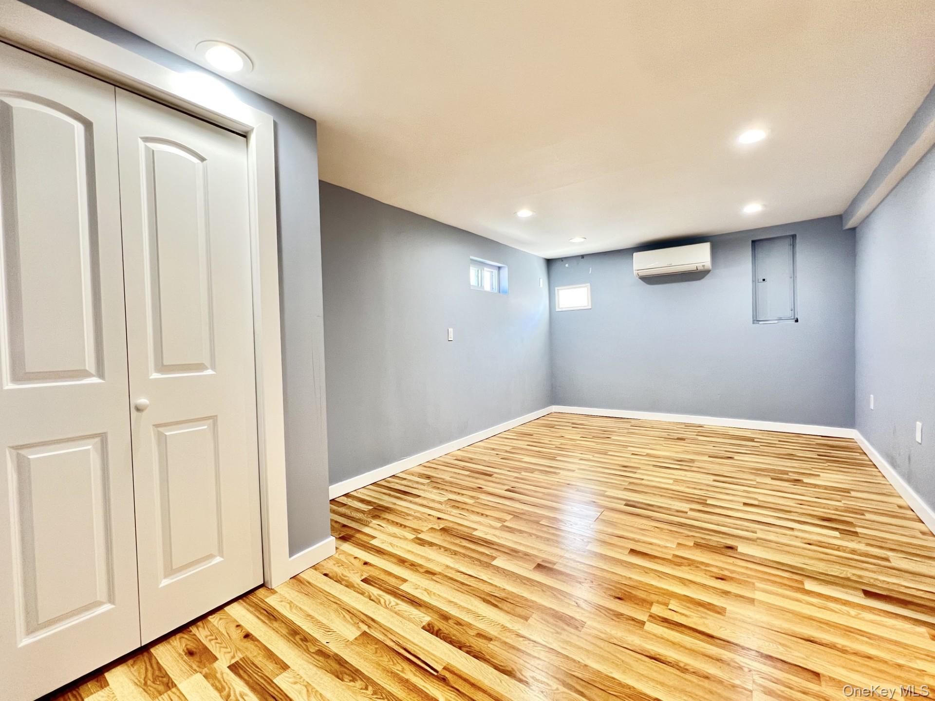 44 Bruce Lane Westbury Westbury, NY 11590