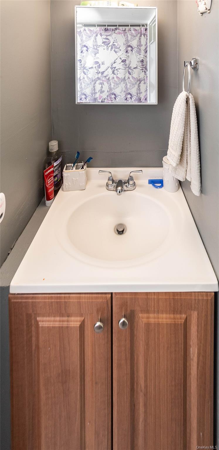 46 Hasbrouck Street Out of NYC Newburgh, NY 12550