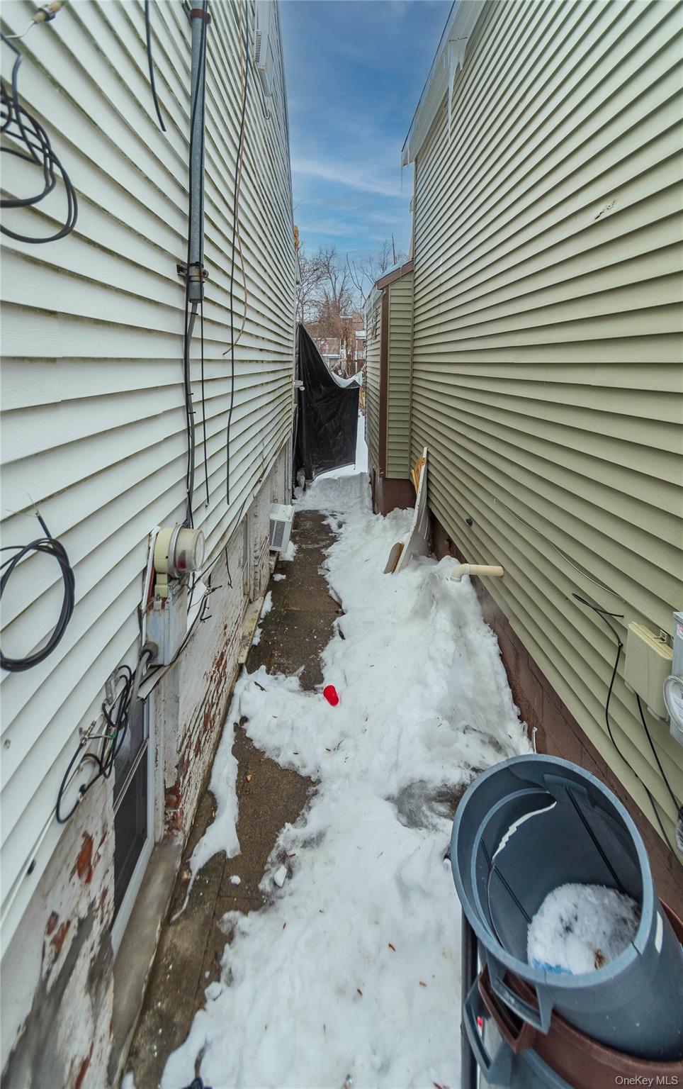 46 Hasbrouck Street Out of NYC Newburgh, NY 12550