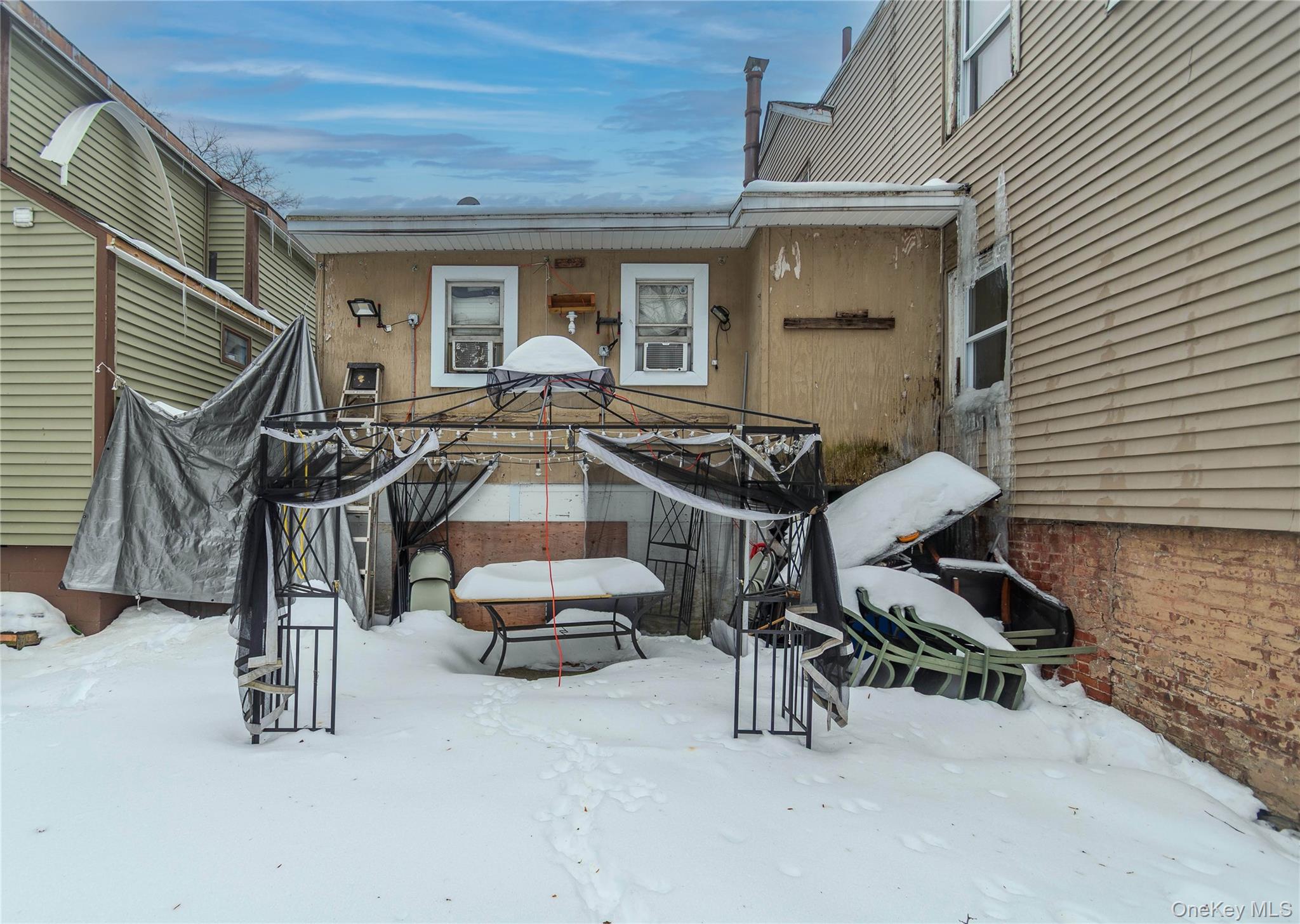 46 Hasbrouck Street Out of NYC Newburgh, NY 12550