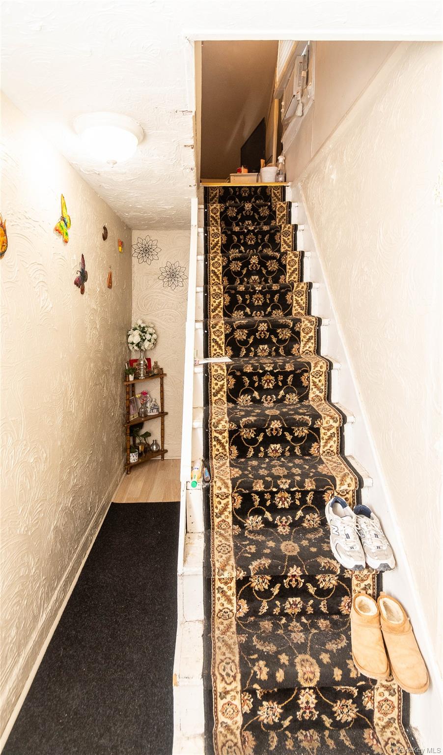 46 Hasbrouck Street Out of NYC Newburgh, NY 12550