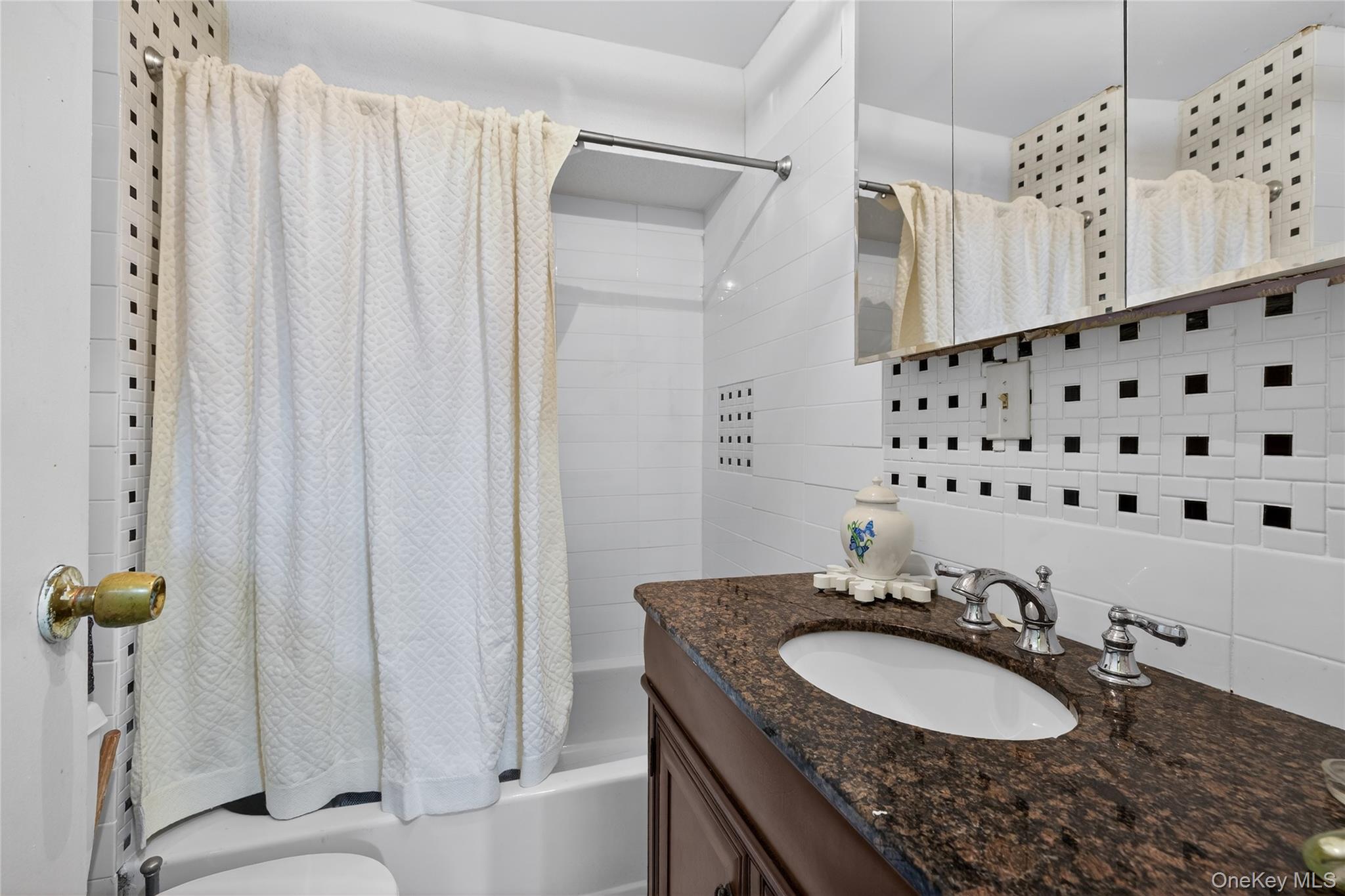 379 Washington Avenue Roosevelt Roosevelt, NY 11575