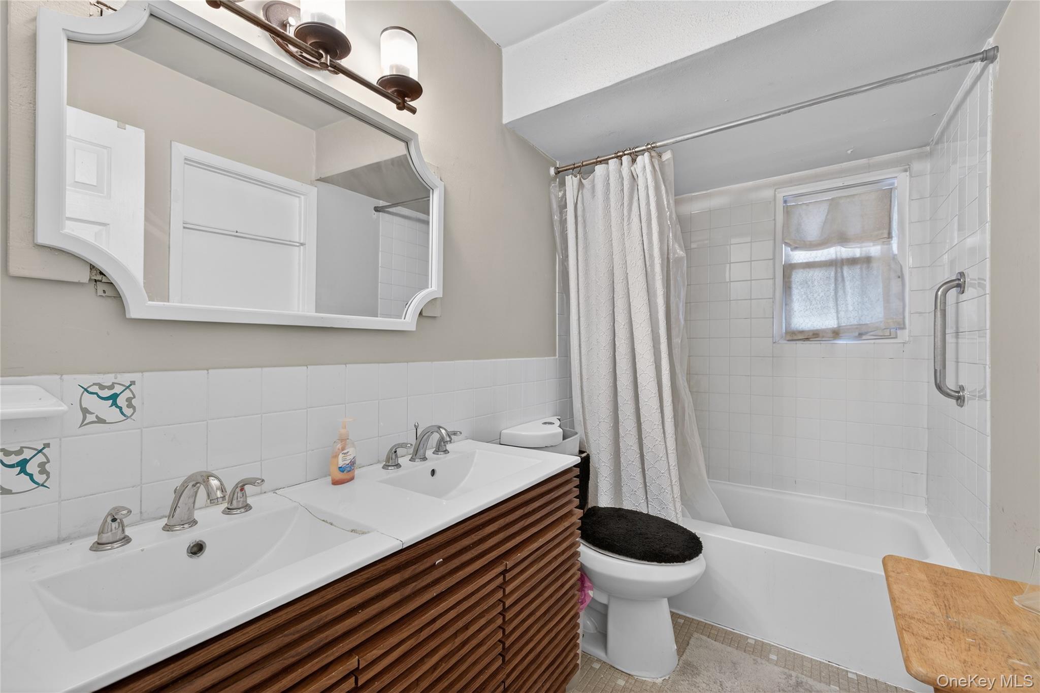 379 Washington Avenue Roosevelt Roosevelt, NY 11575