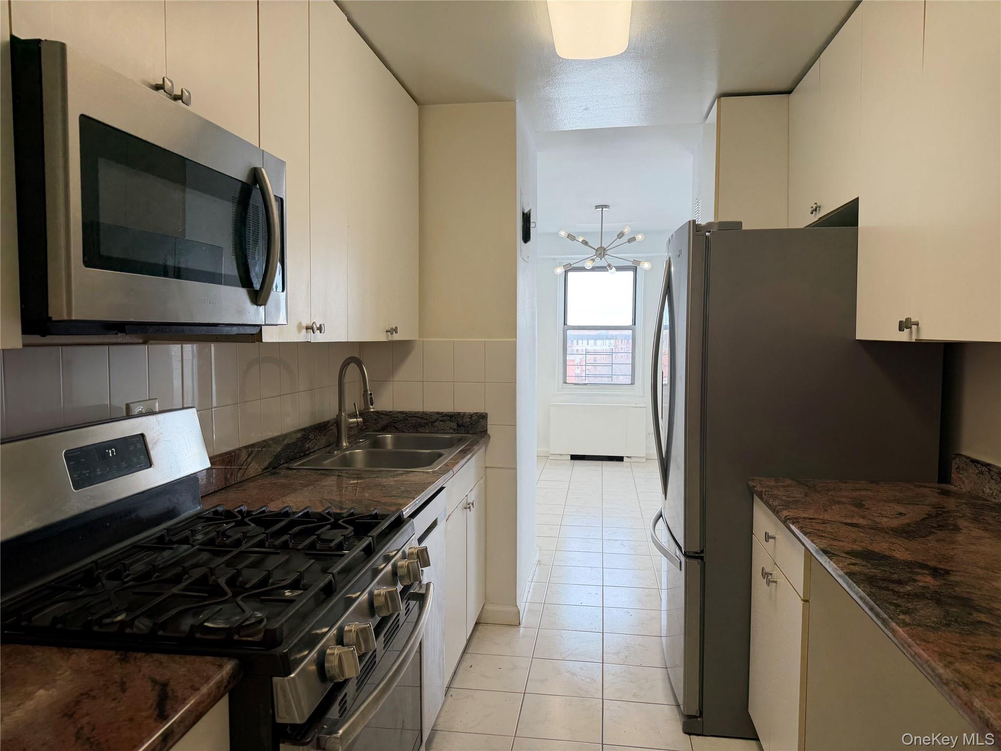 85-15 Main Street 12-J Kew Gardens Kew Gardens, NY 11435